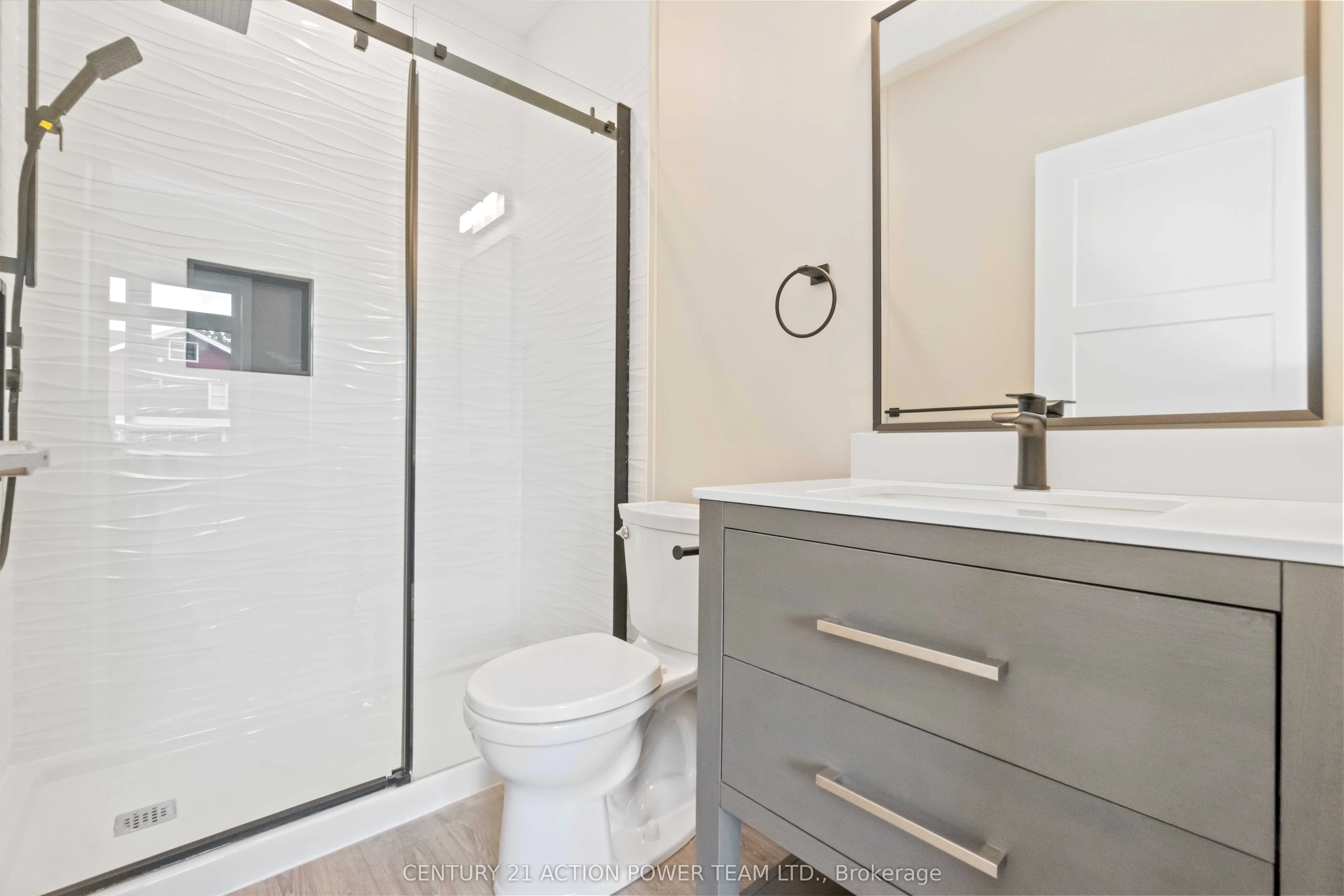 280 LEVIS Avenue, #3