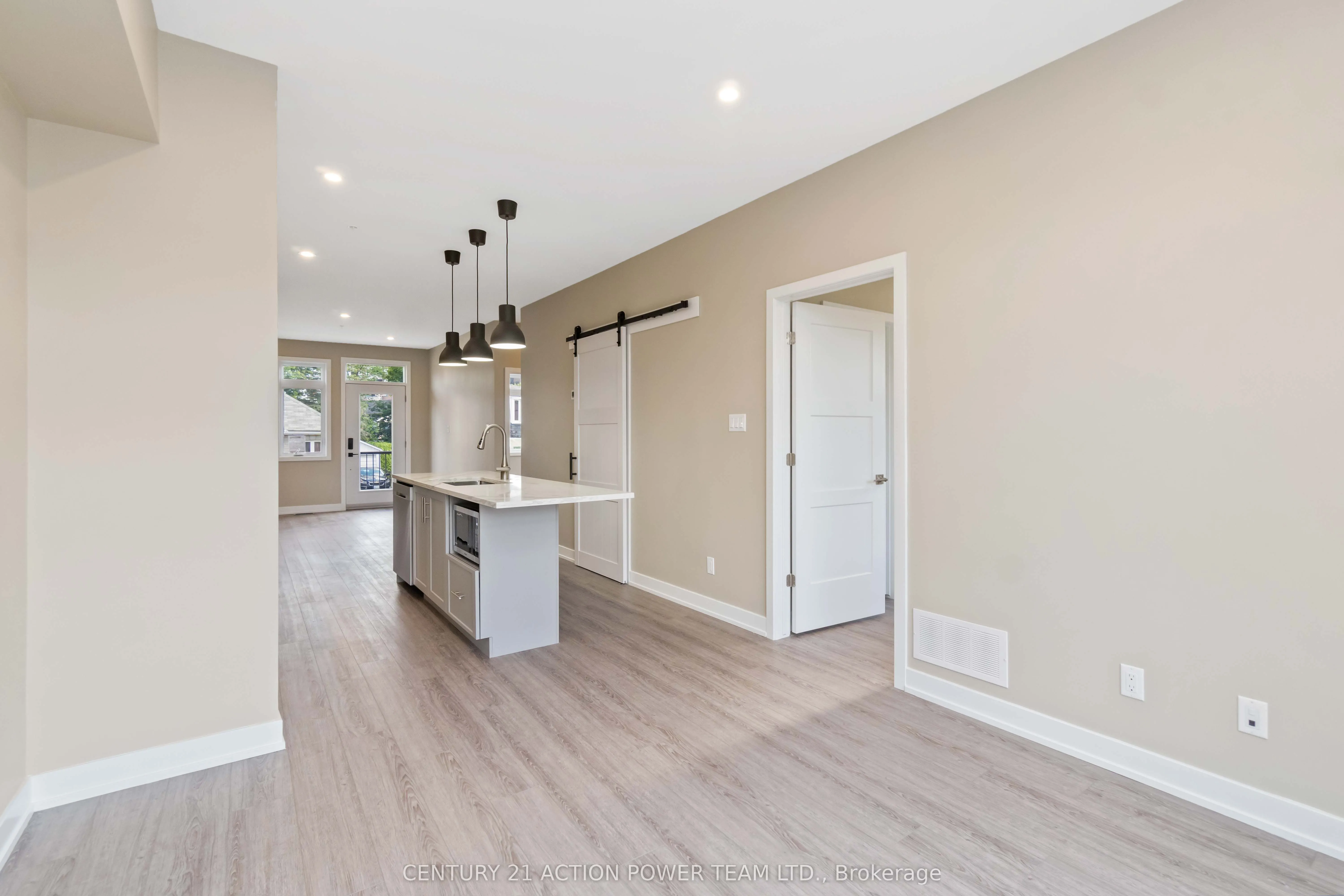 280 LEVIS Avenue, #3