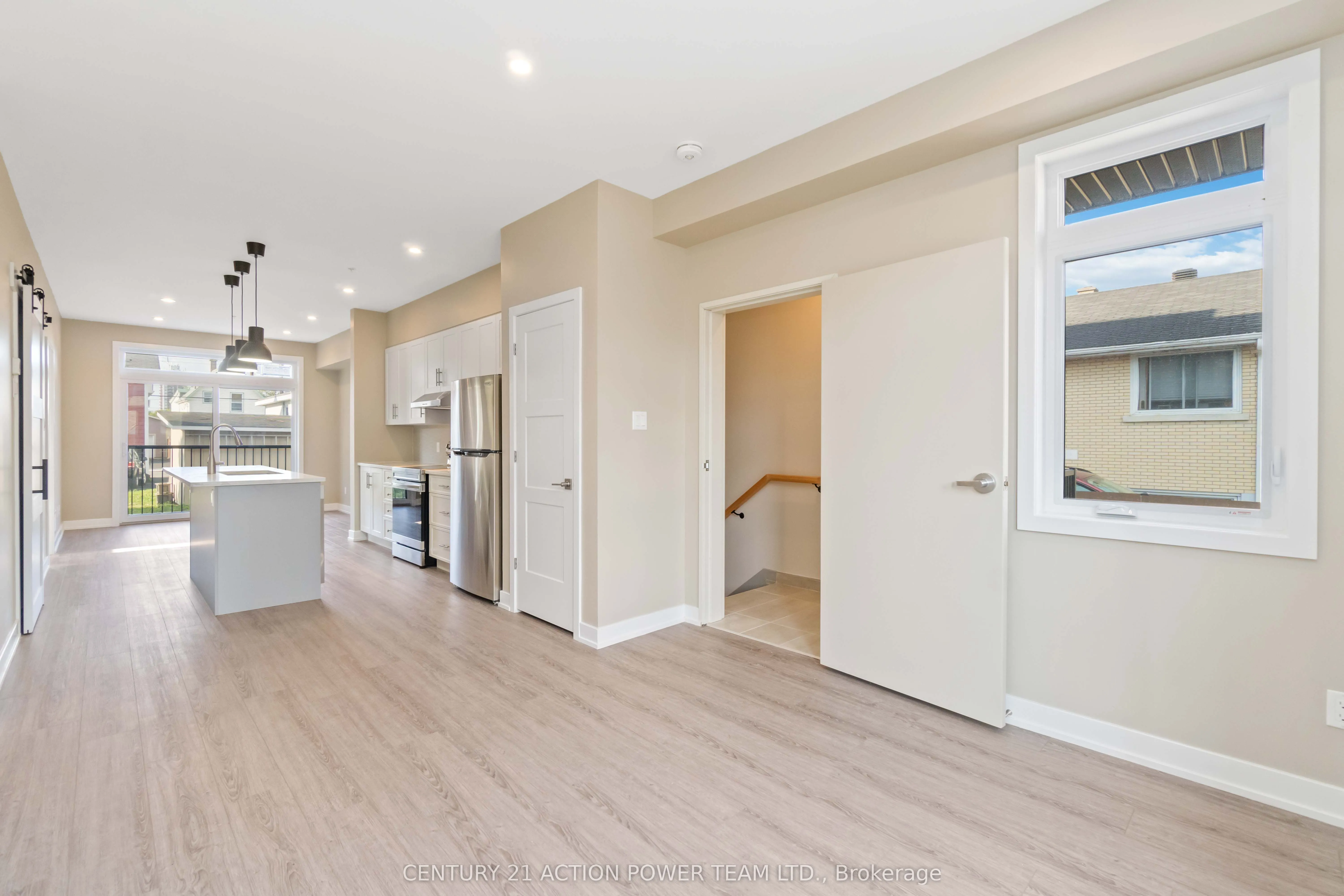 280 LEVIS Avenue, #3