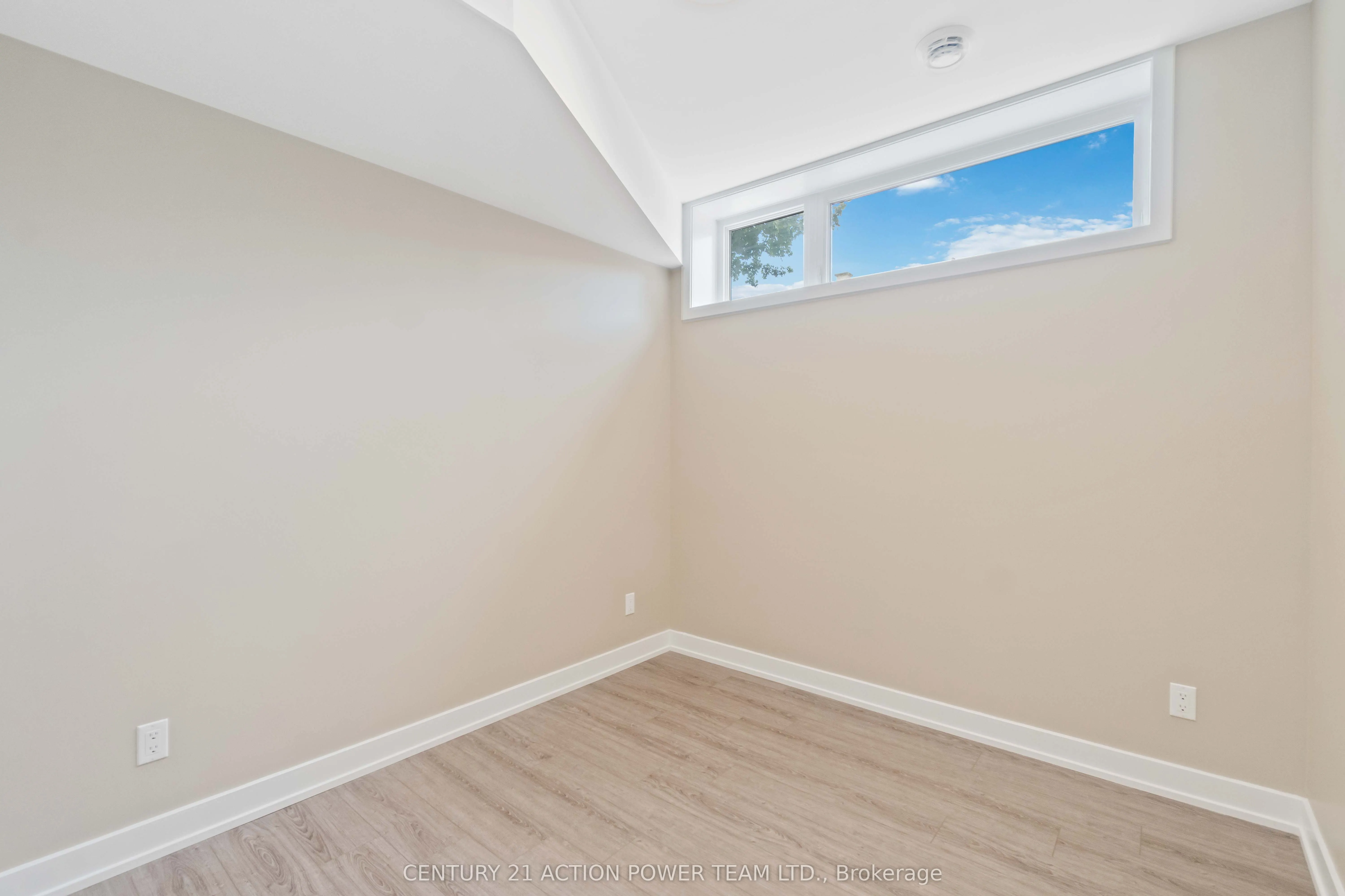 280 LEVIS Avenue, #3