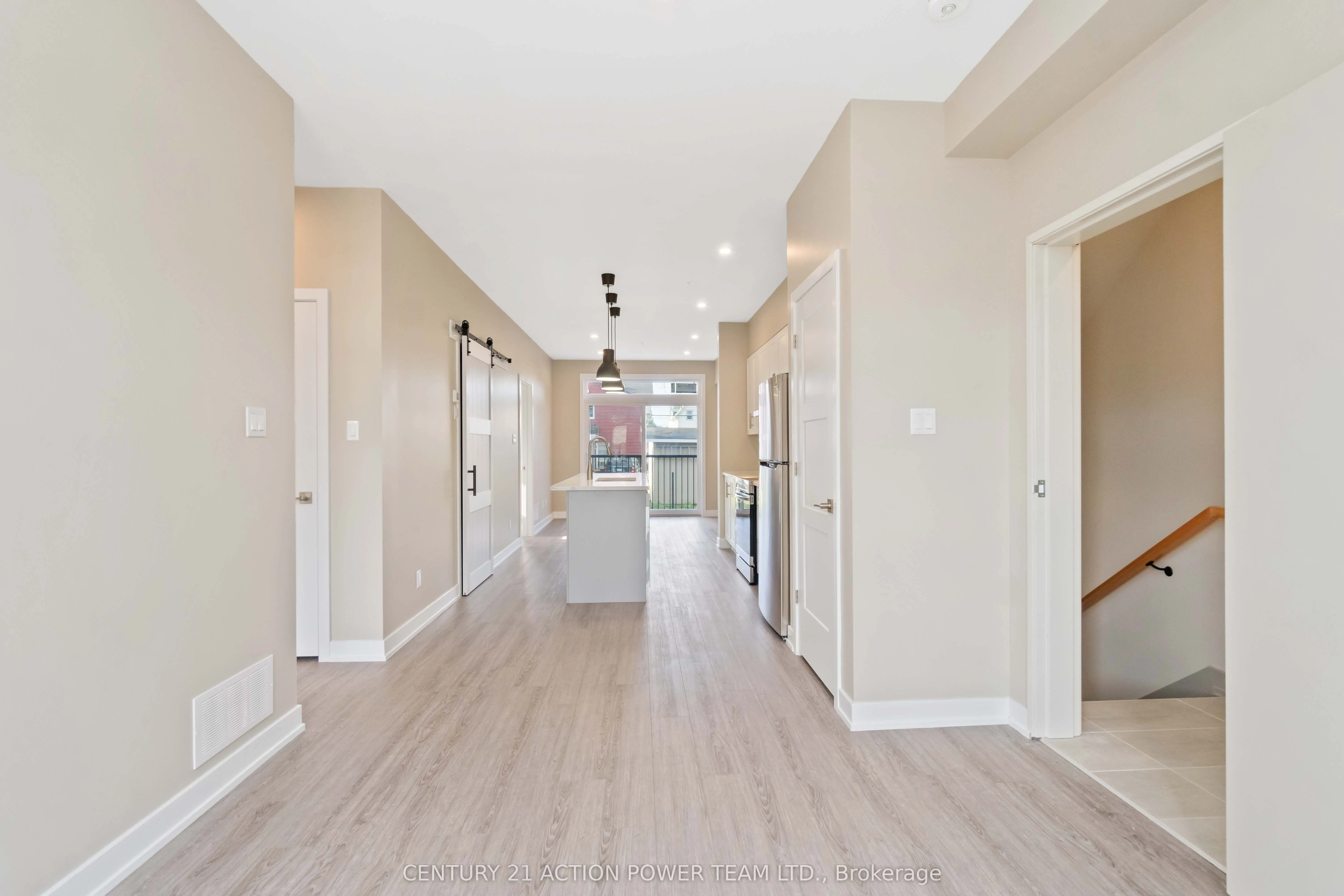 280 LEVIS Avenue, #3