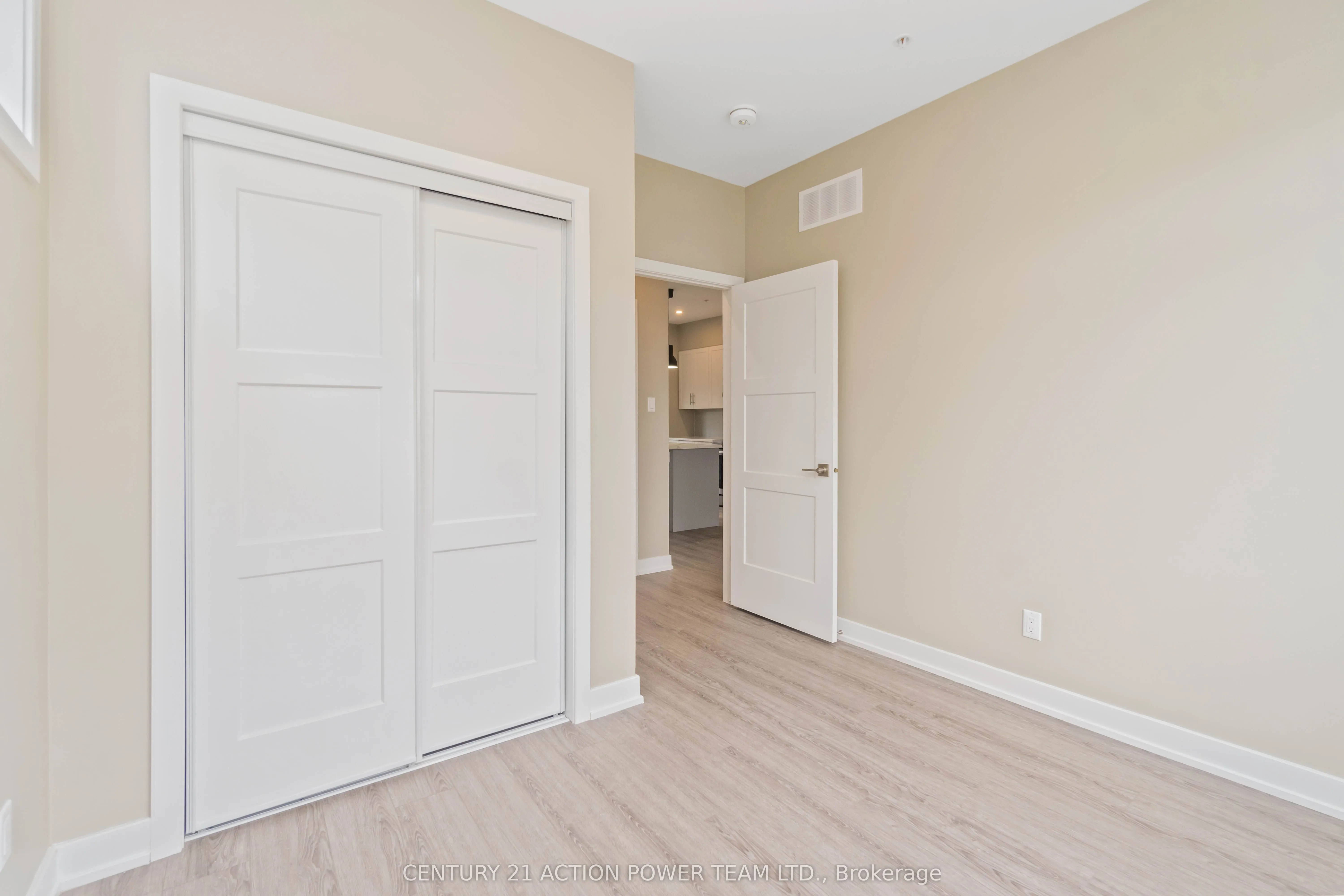 280 LEVIS Avenue, #3