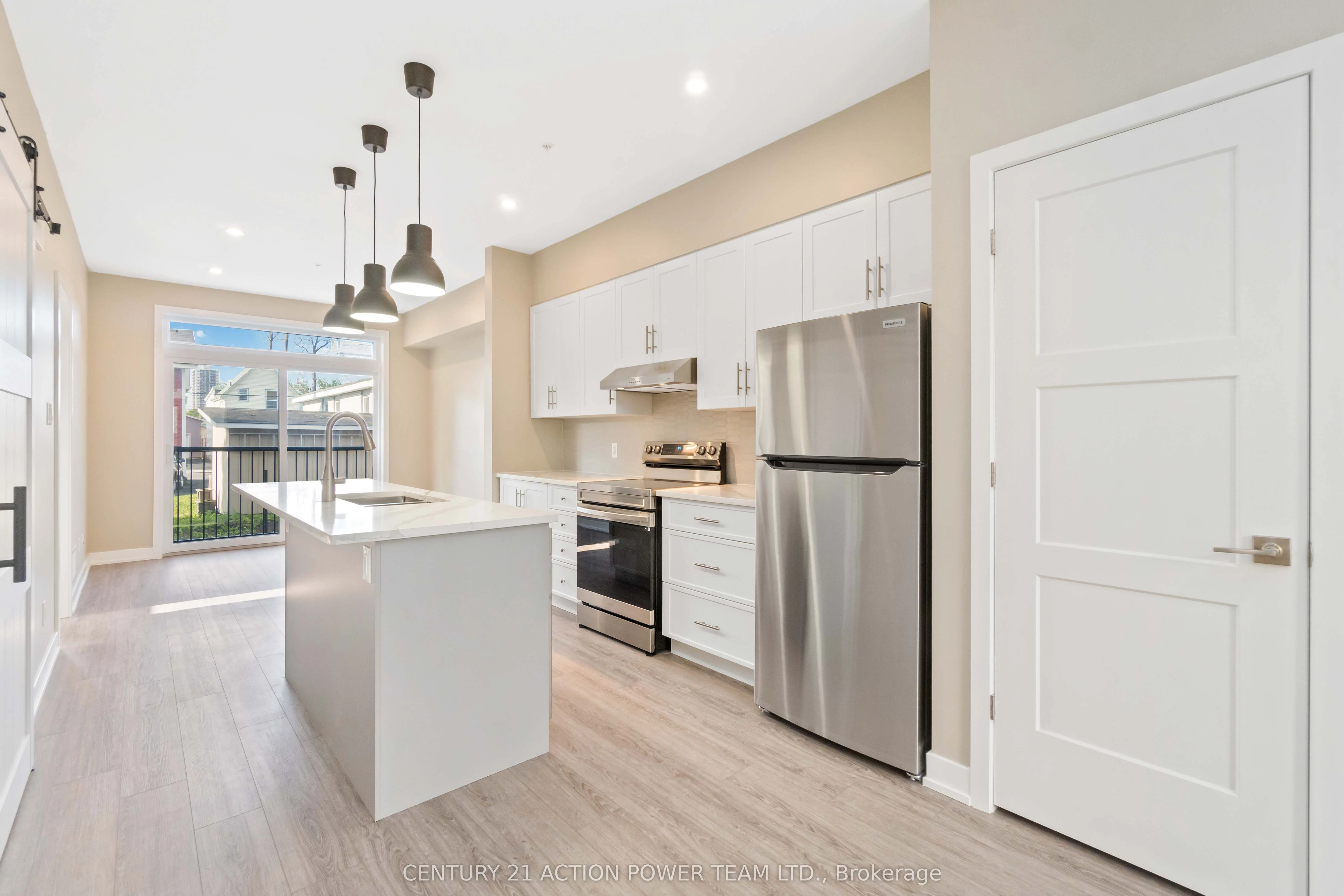 280 LEVIS Avenue, #3