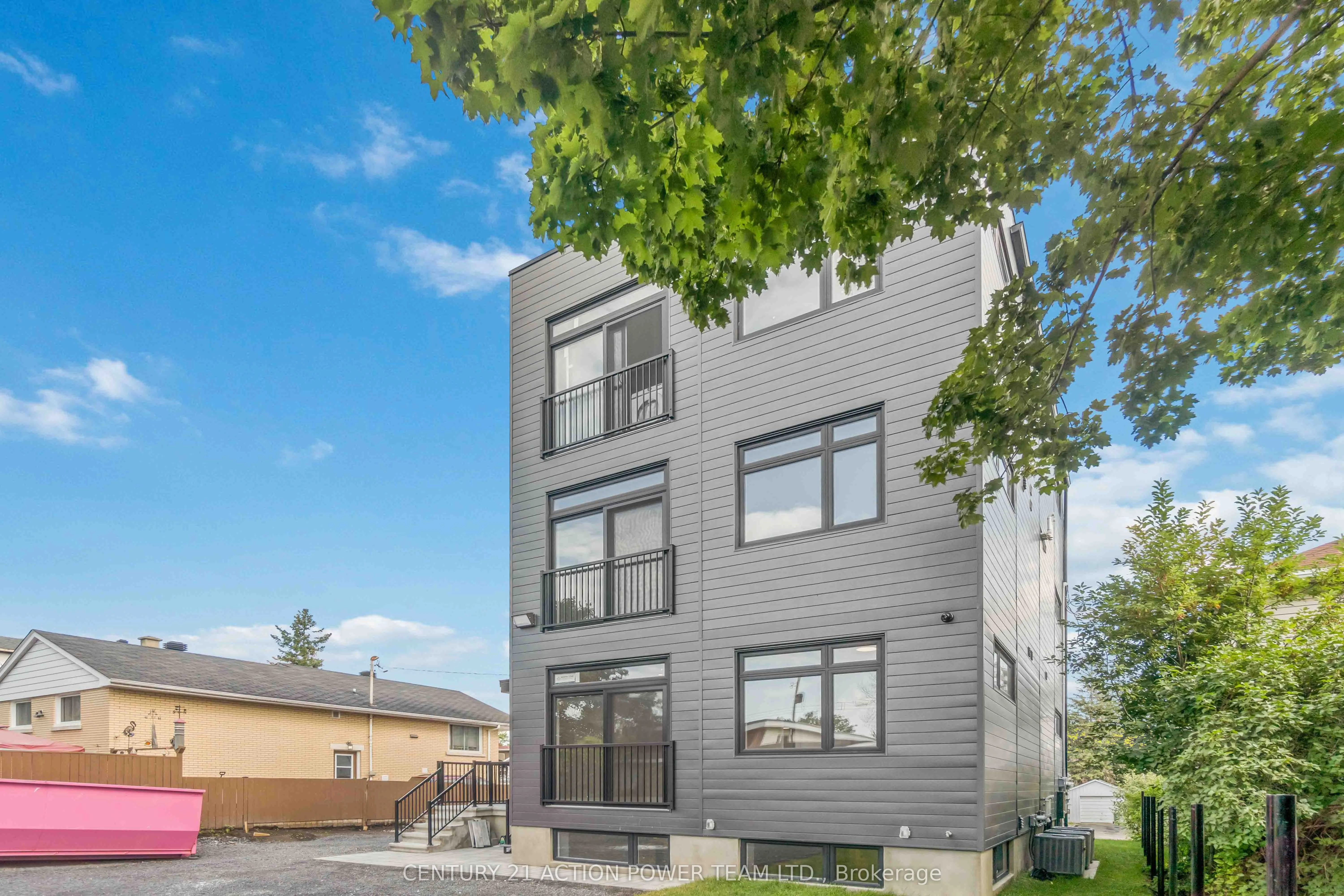 280 LEVIS Avenue, #3