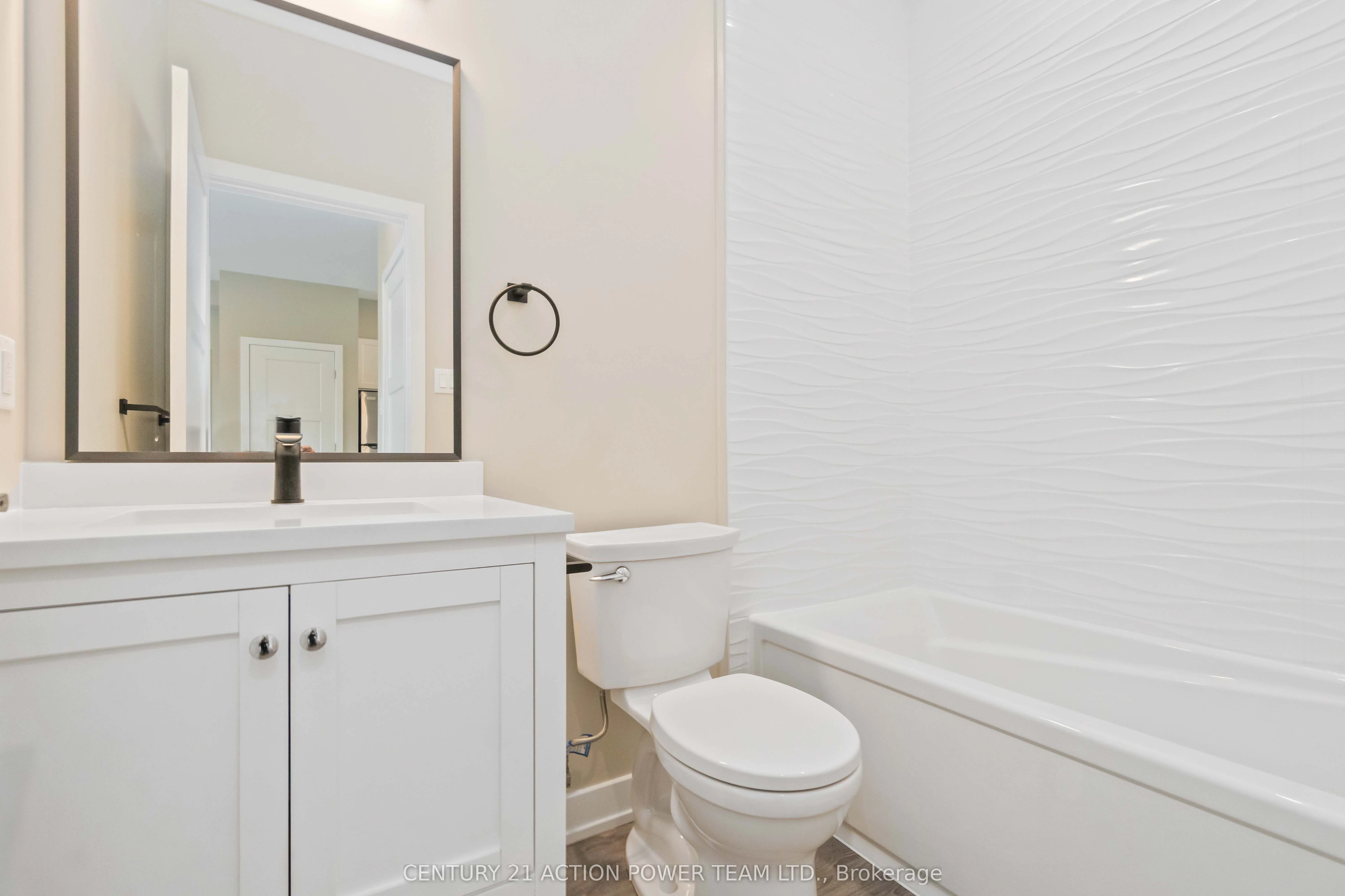 280 LEVIS Avenue, #3