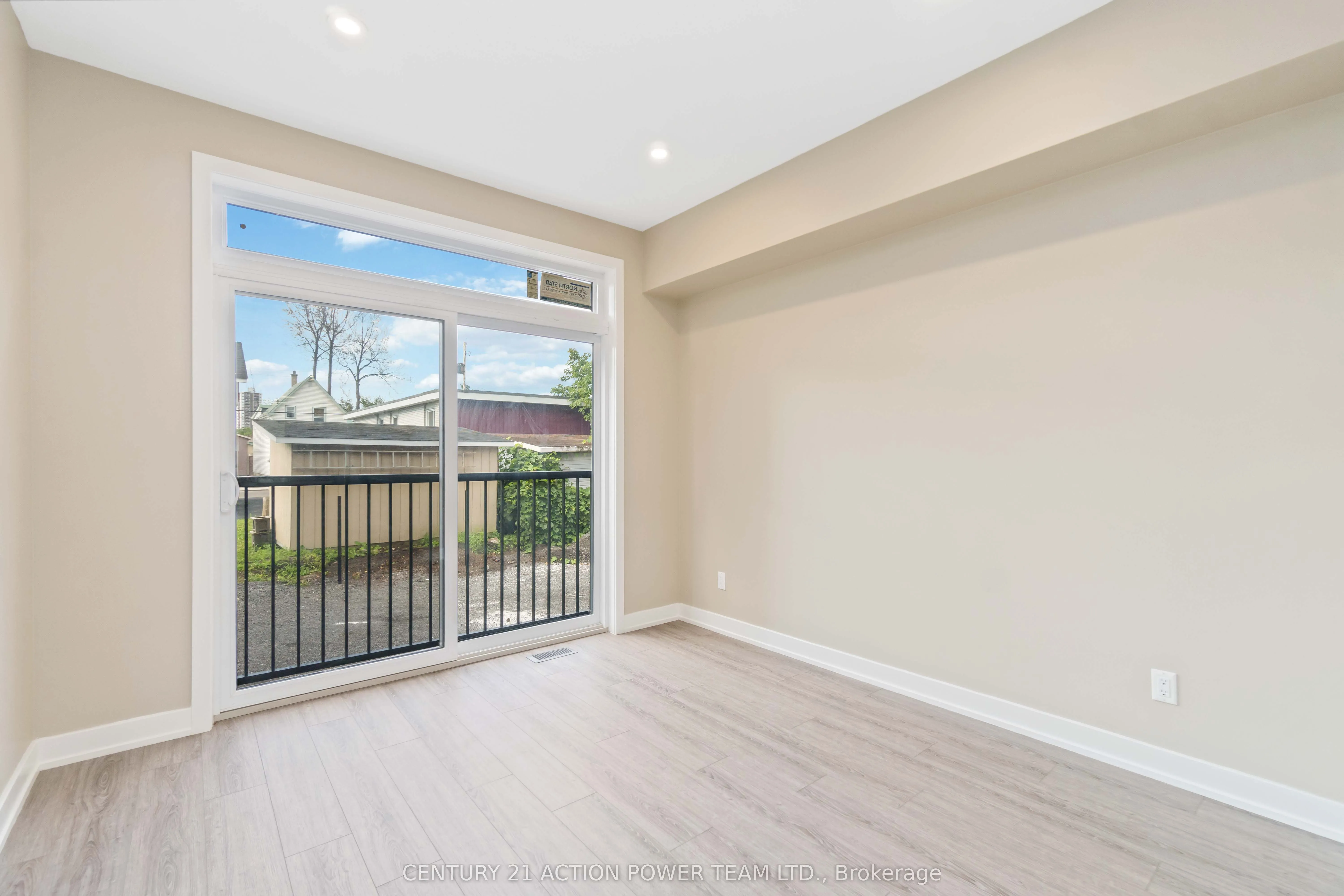 280 LEVIS Avenue, #3