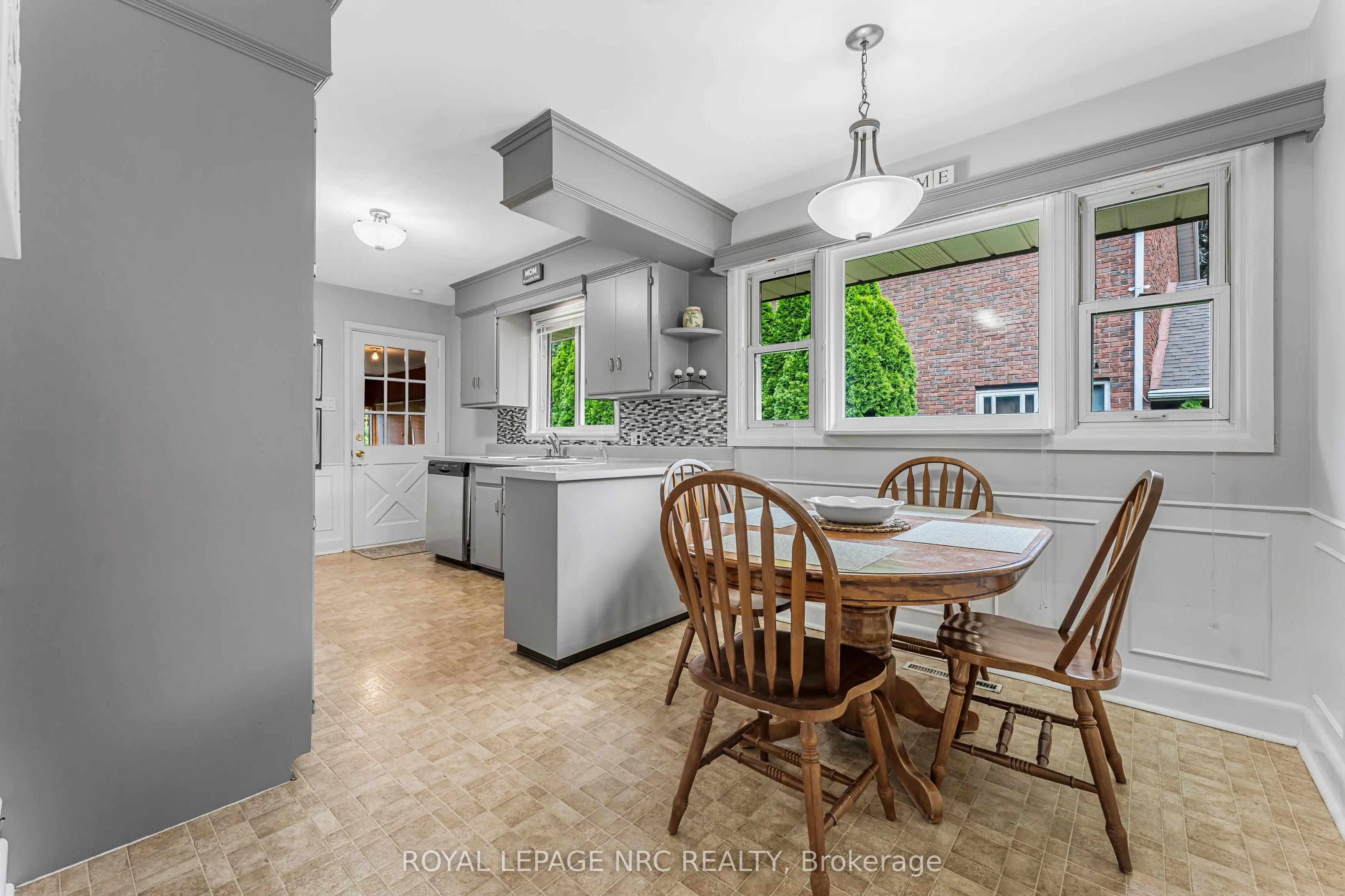 6 Maplewood Drive