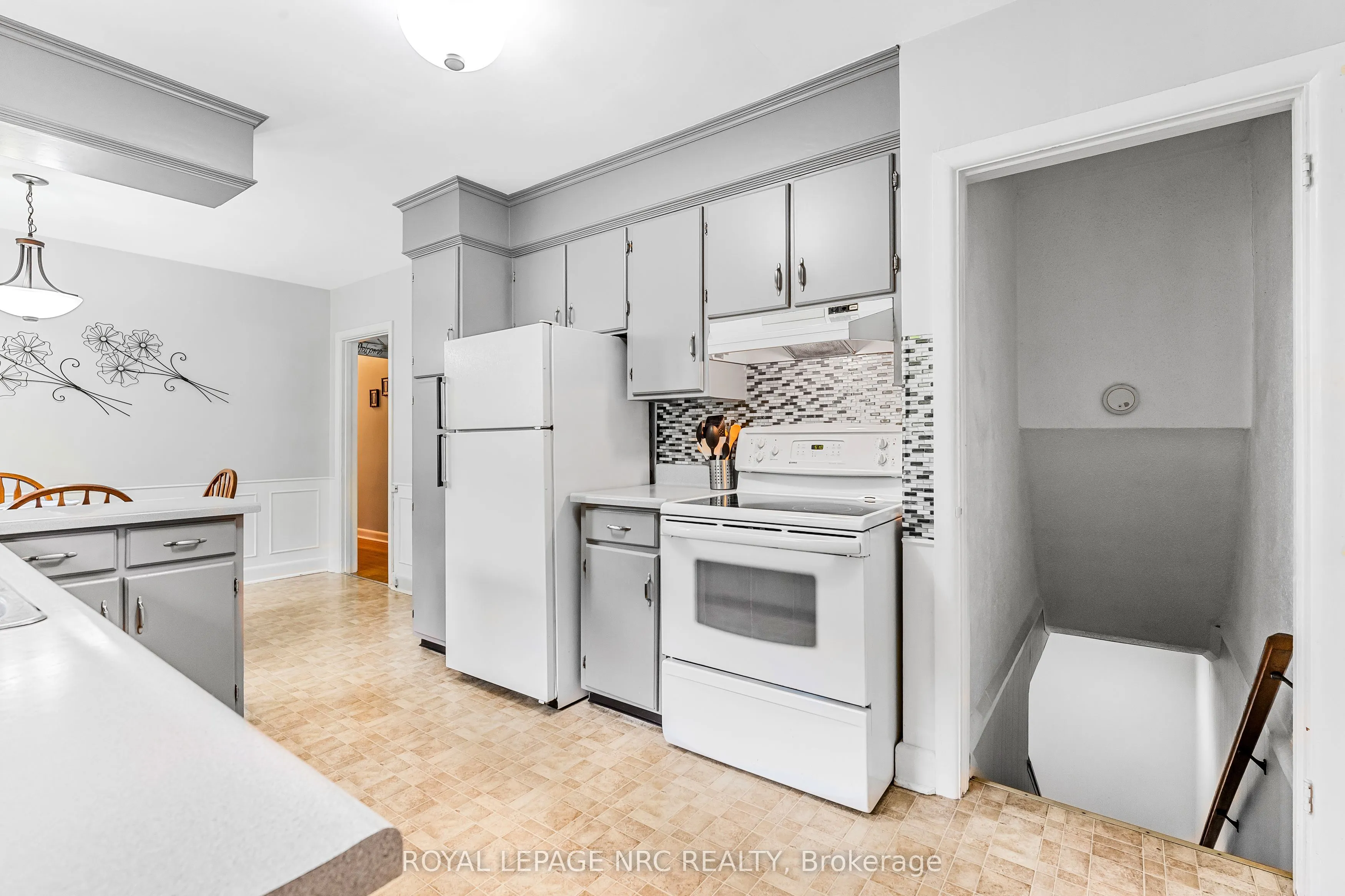 6 Maplewood Drive