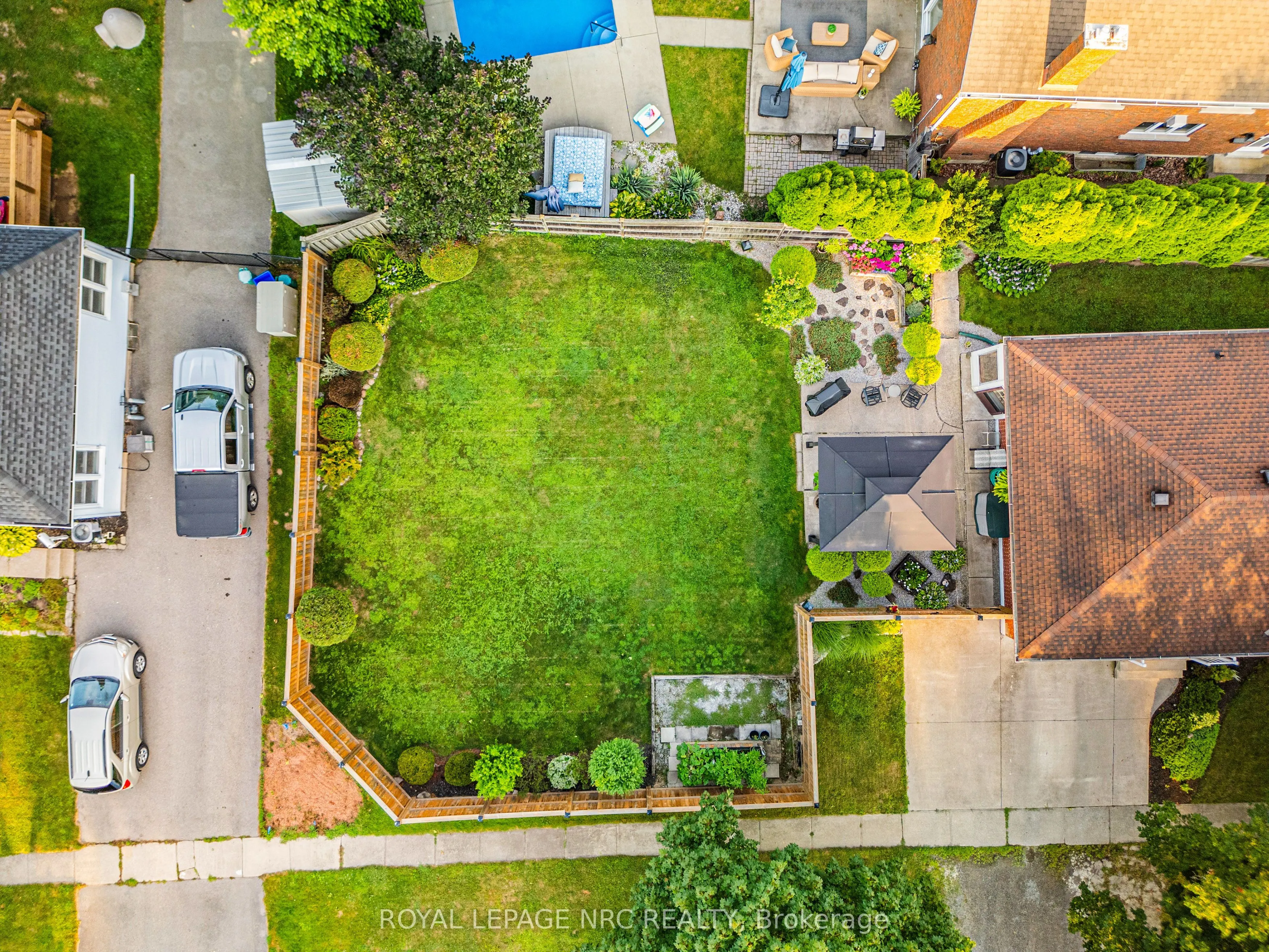6 Maplewood Drive