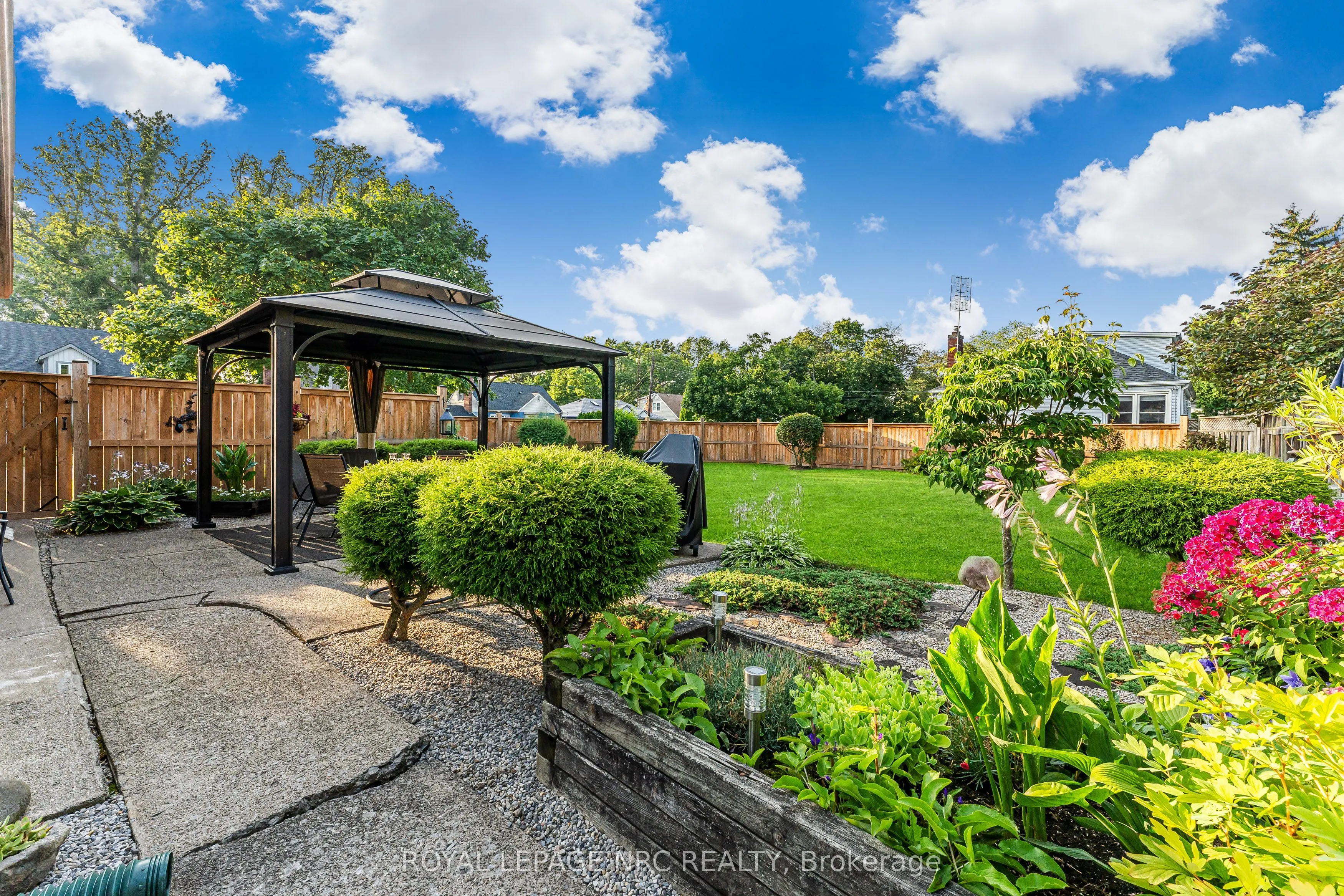 6 Maplewood Drive