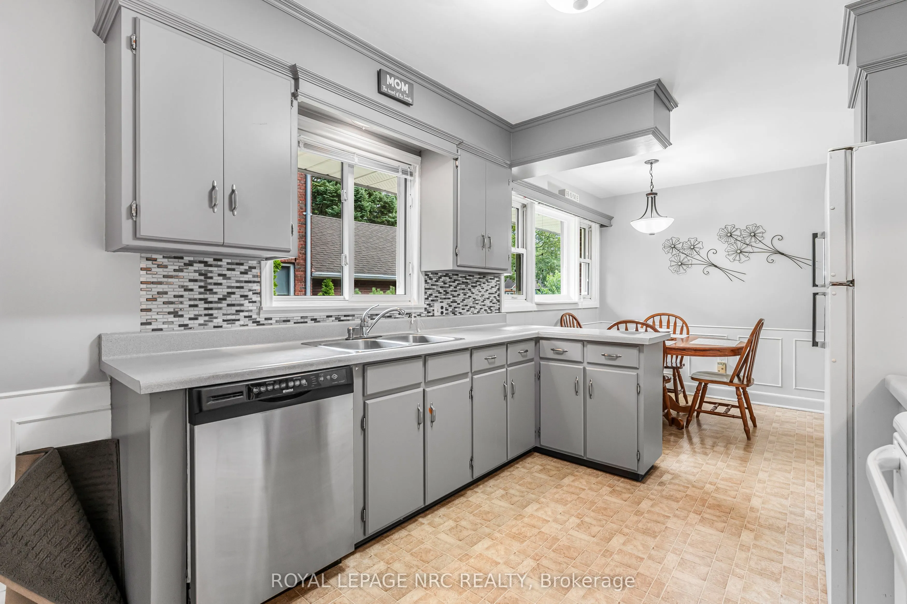 6 Maplewood Drive