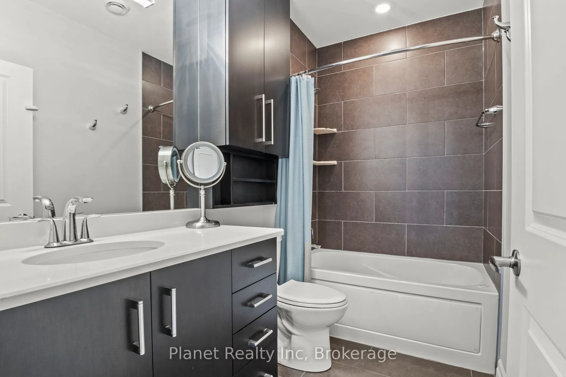 160 Macdonell Street, #1607