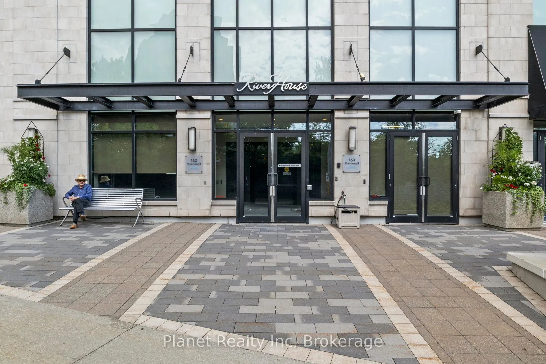 160 Macdonell Street, #1607