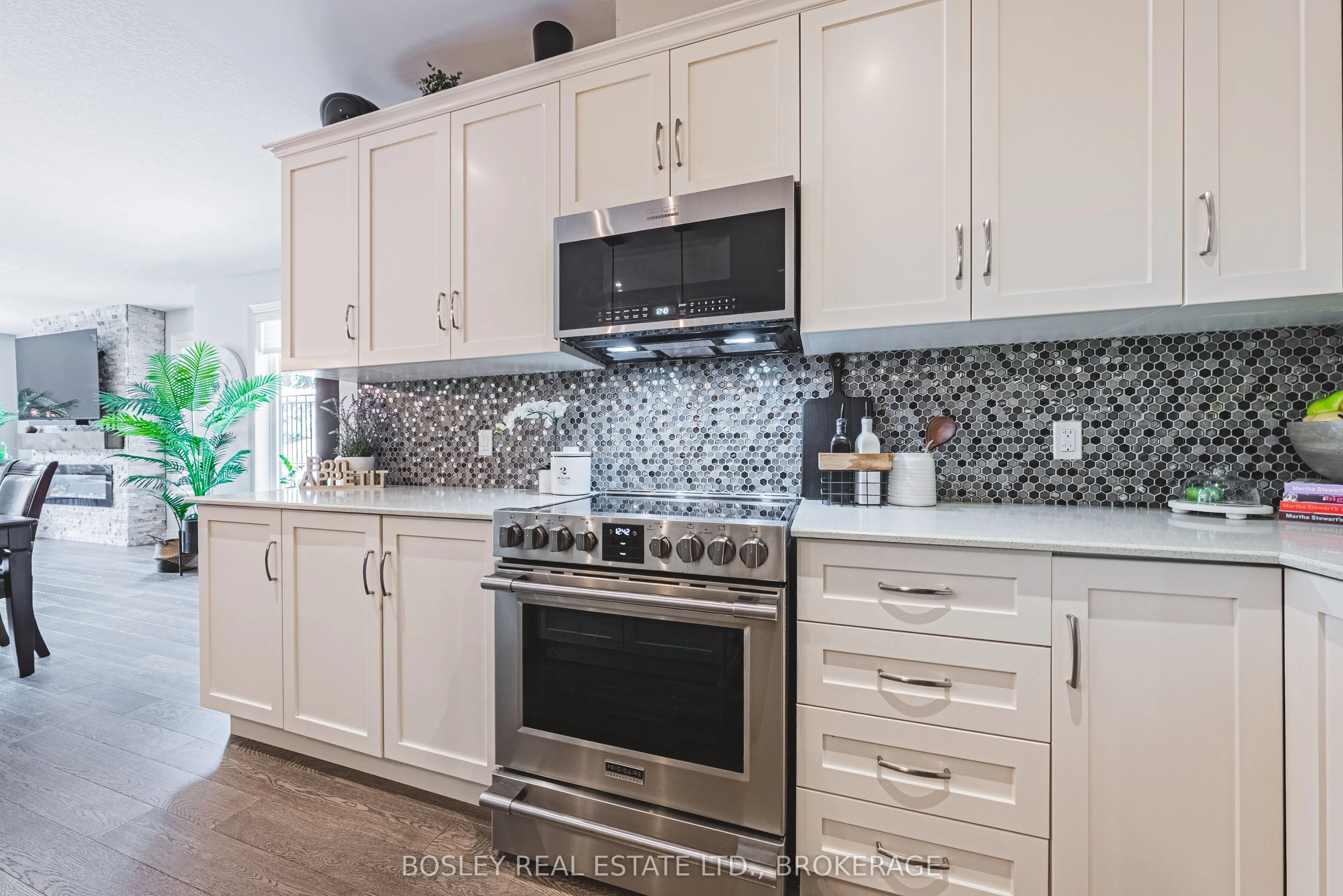 2848 King Street, #10