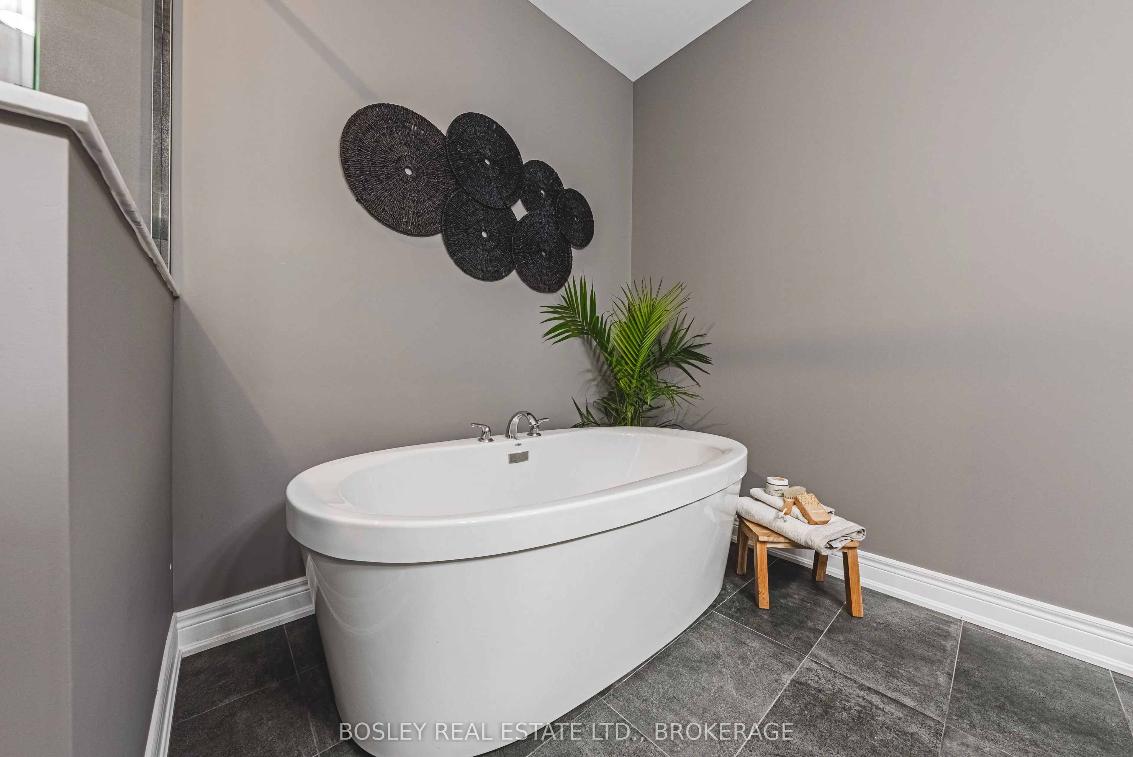 2848 King Street, #10