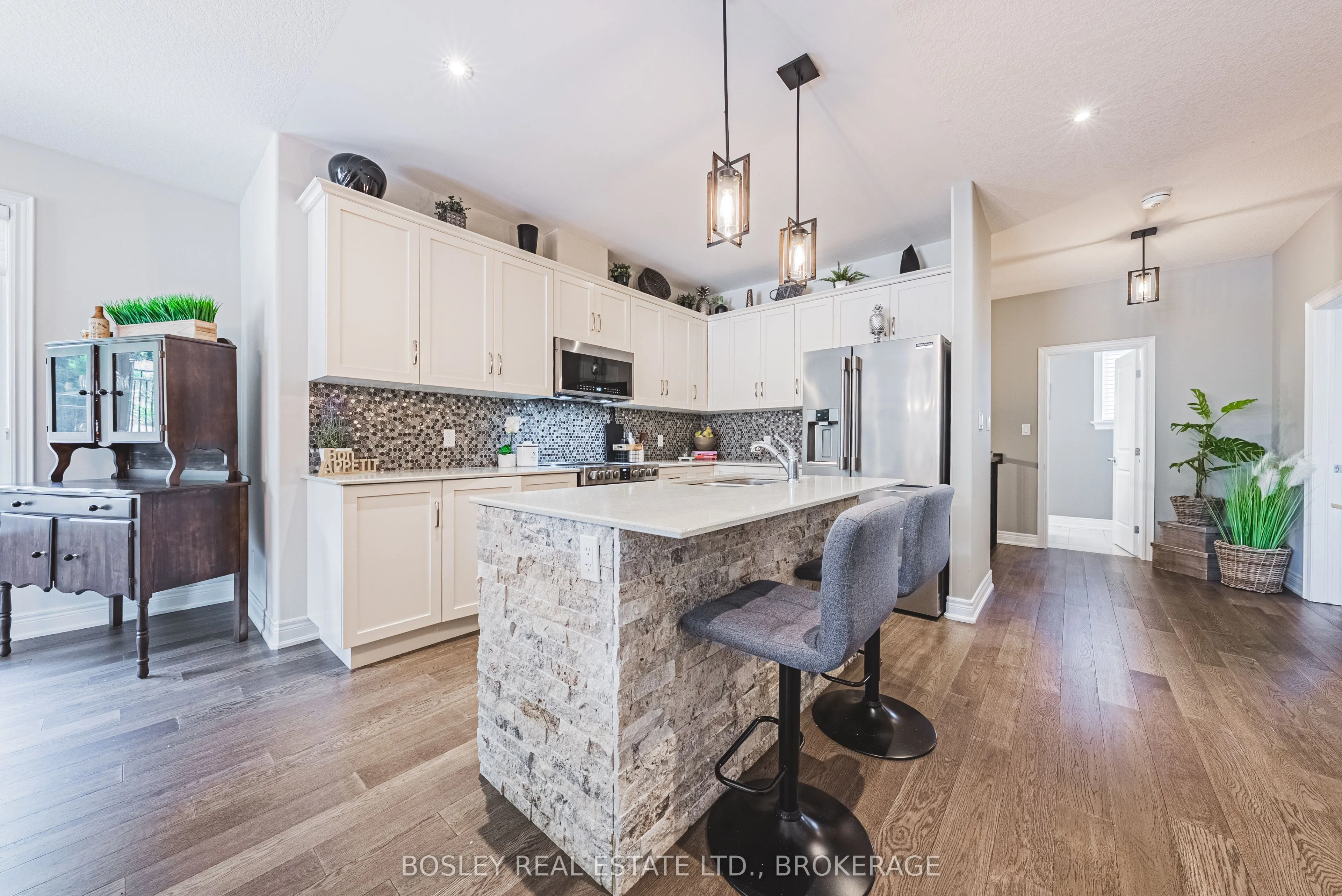 2848 King Street, #10
