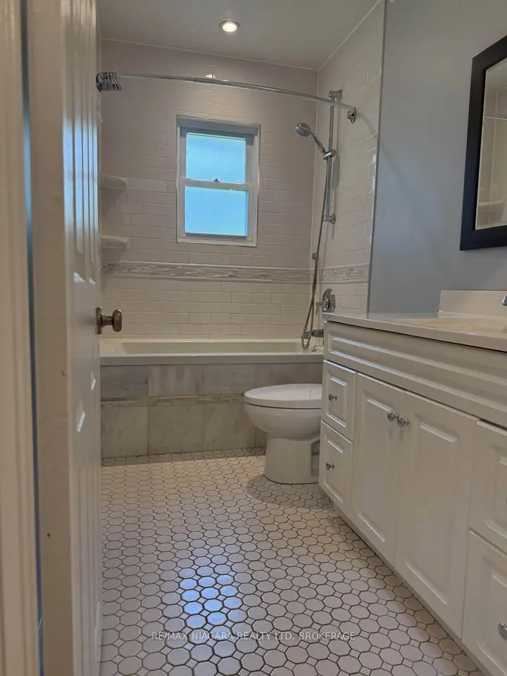 6431 Stamford Green Drive, #Upper