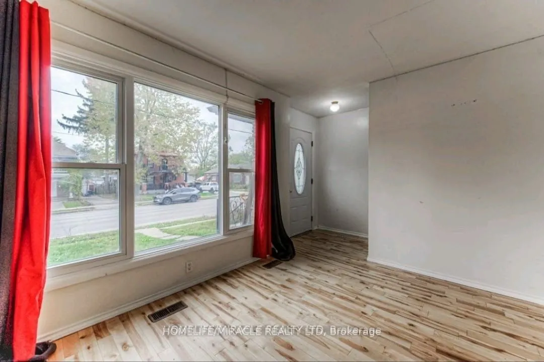235-237 Laurel Street