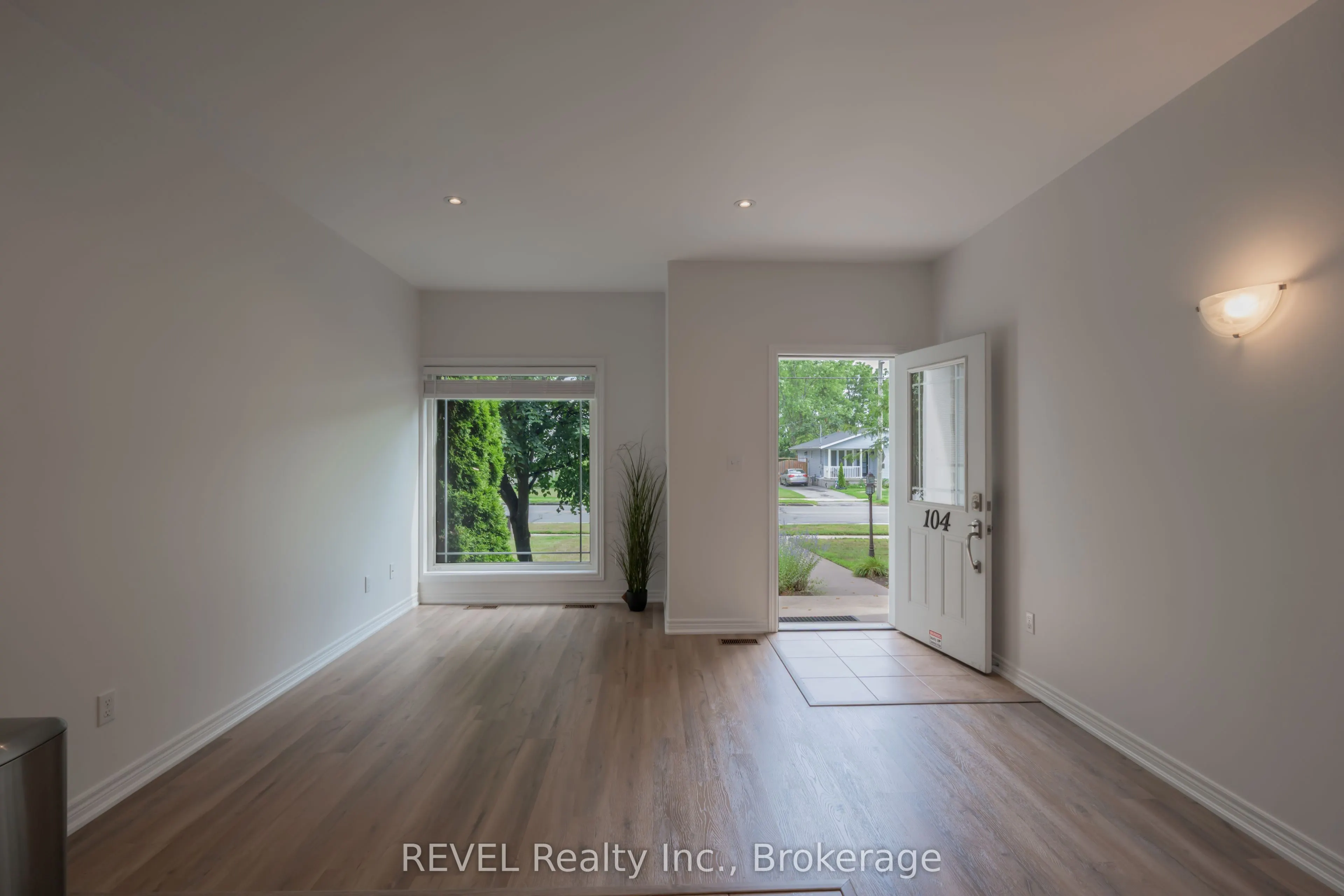 6045 Dunn Street, #104