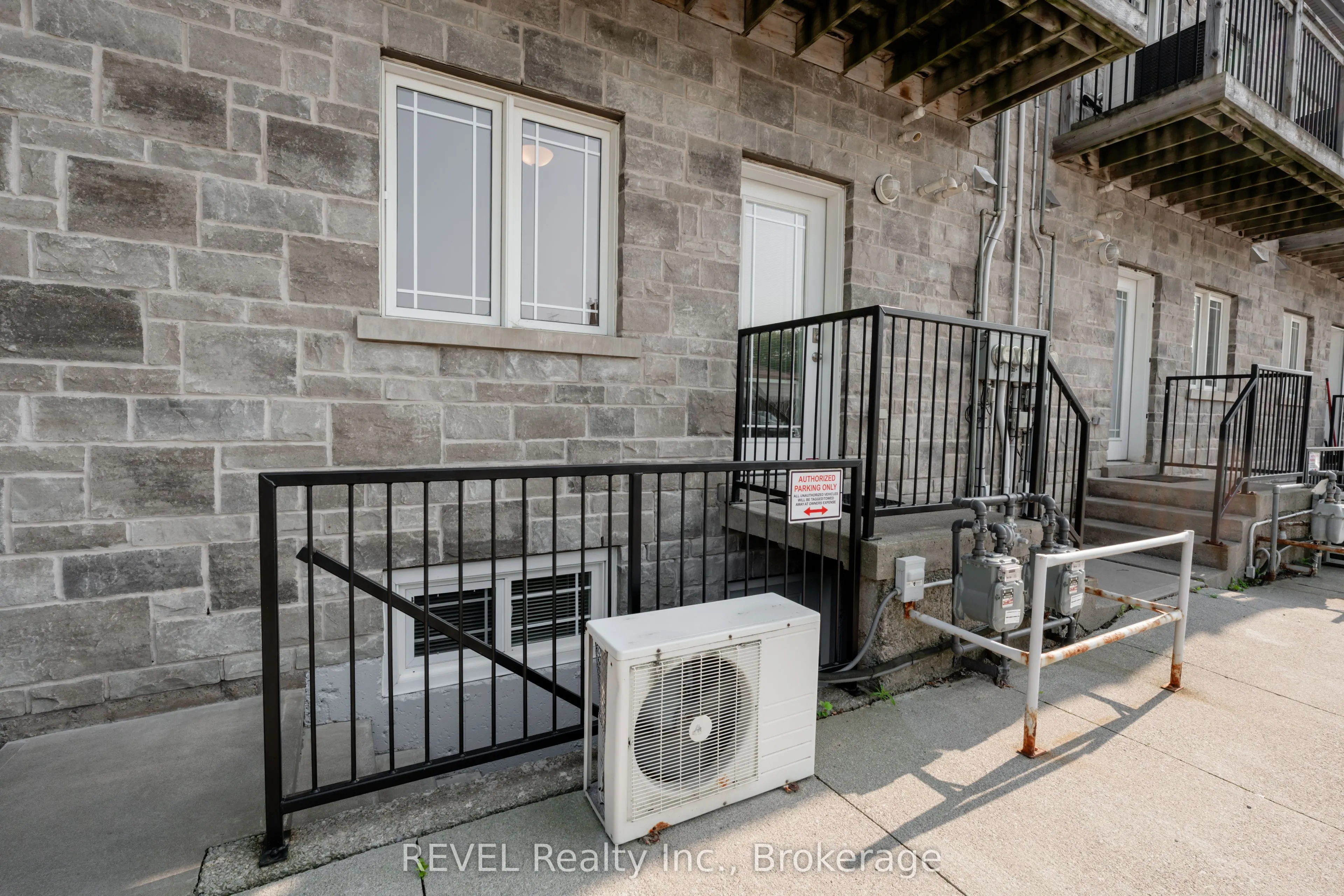 6045 Dunn Street, #104