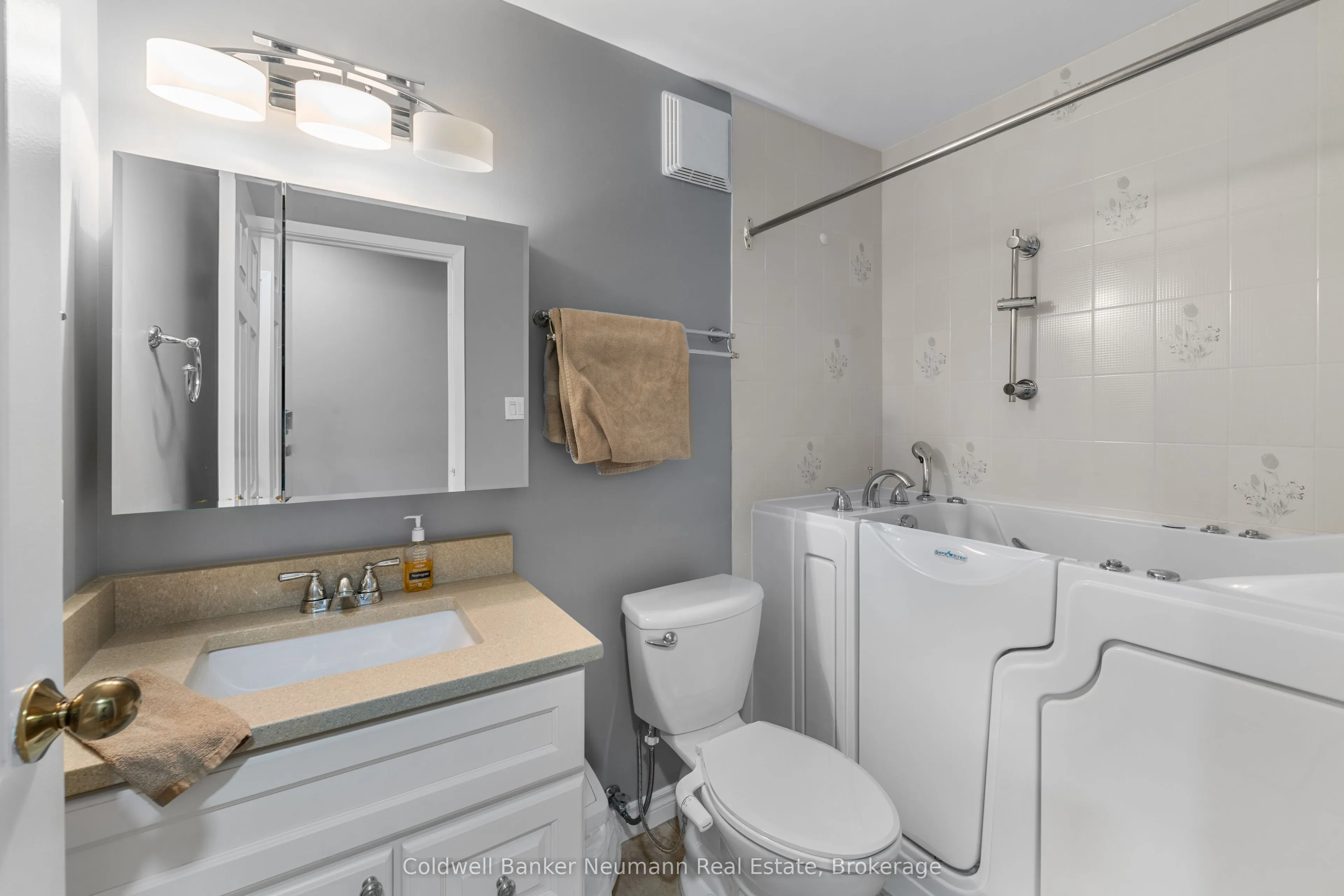 200 River Street, #208