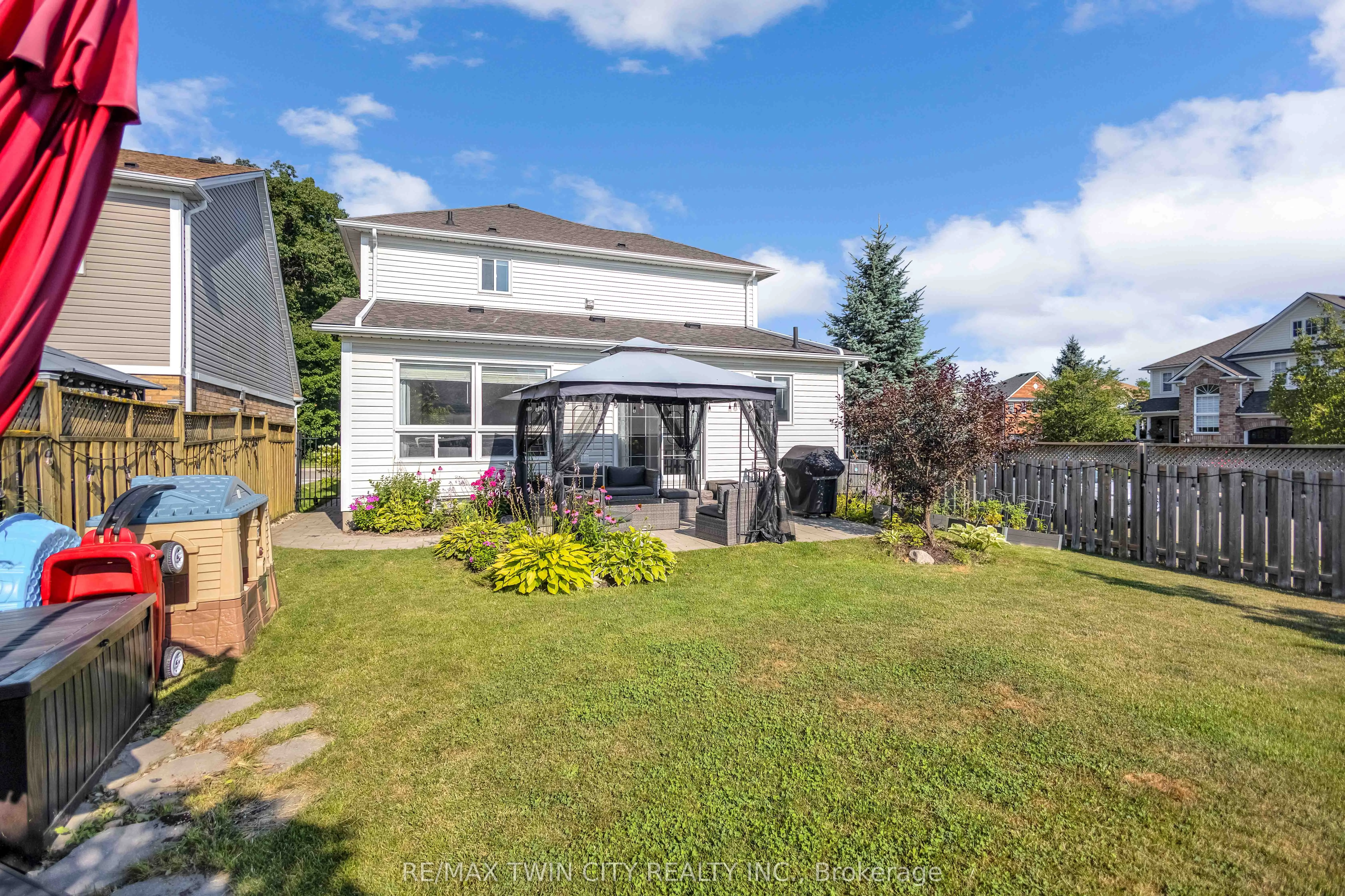 27 Shantz Street