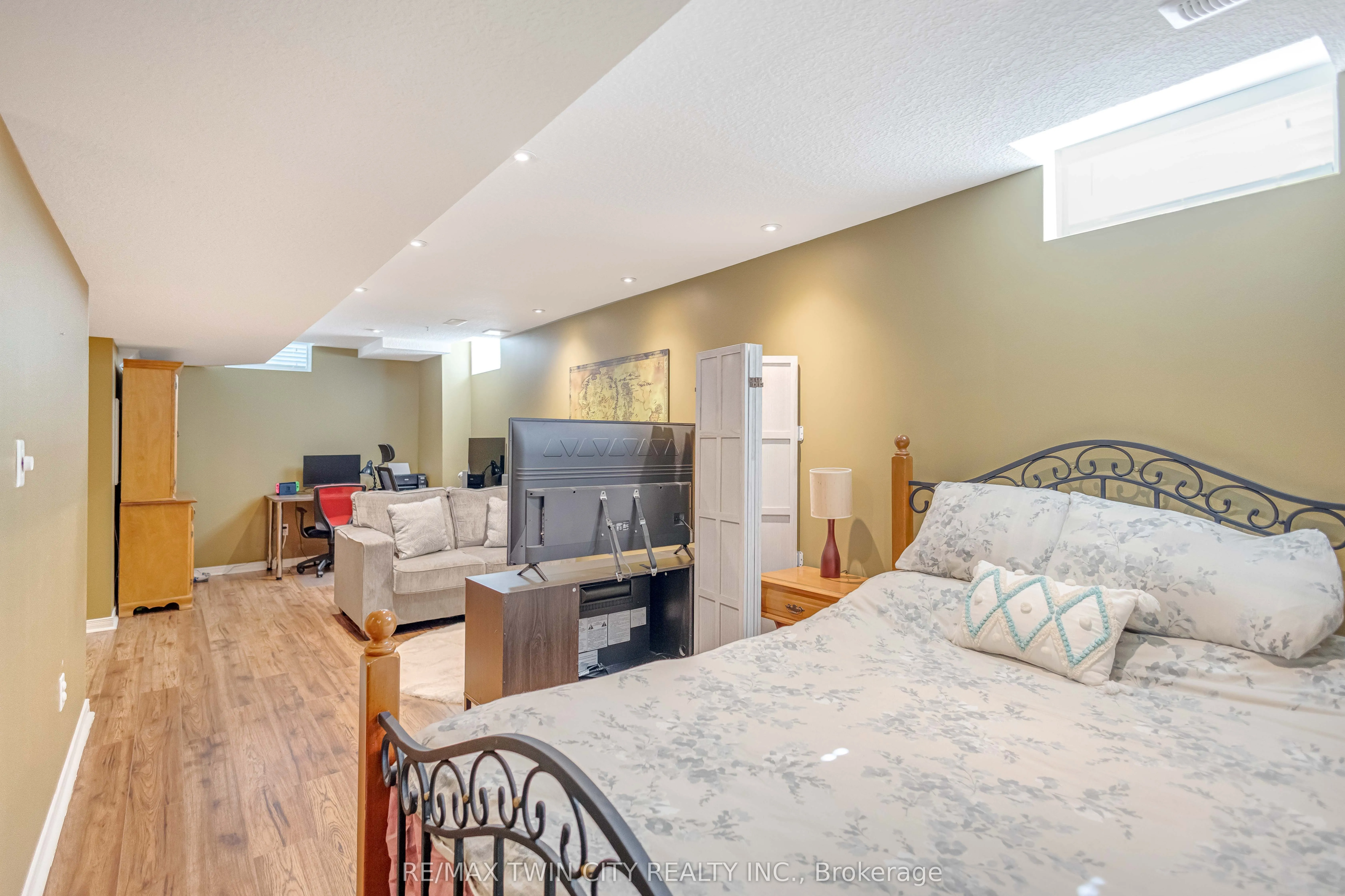 27 Shantz Street