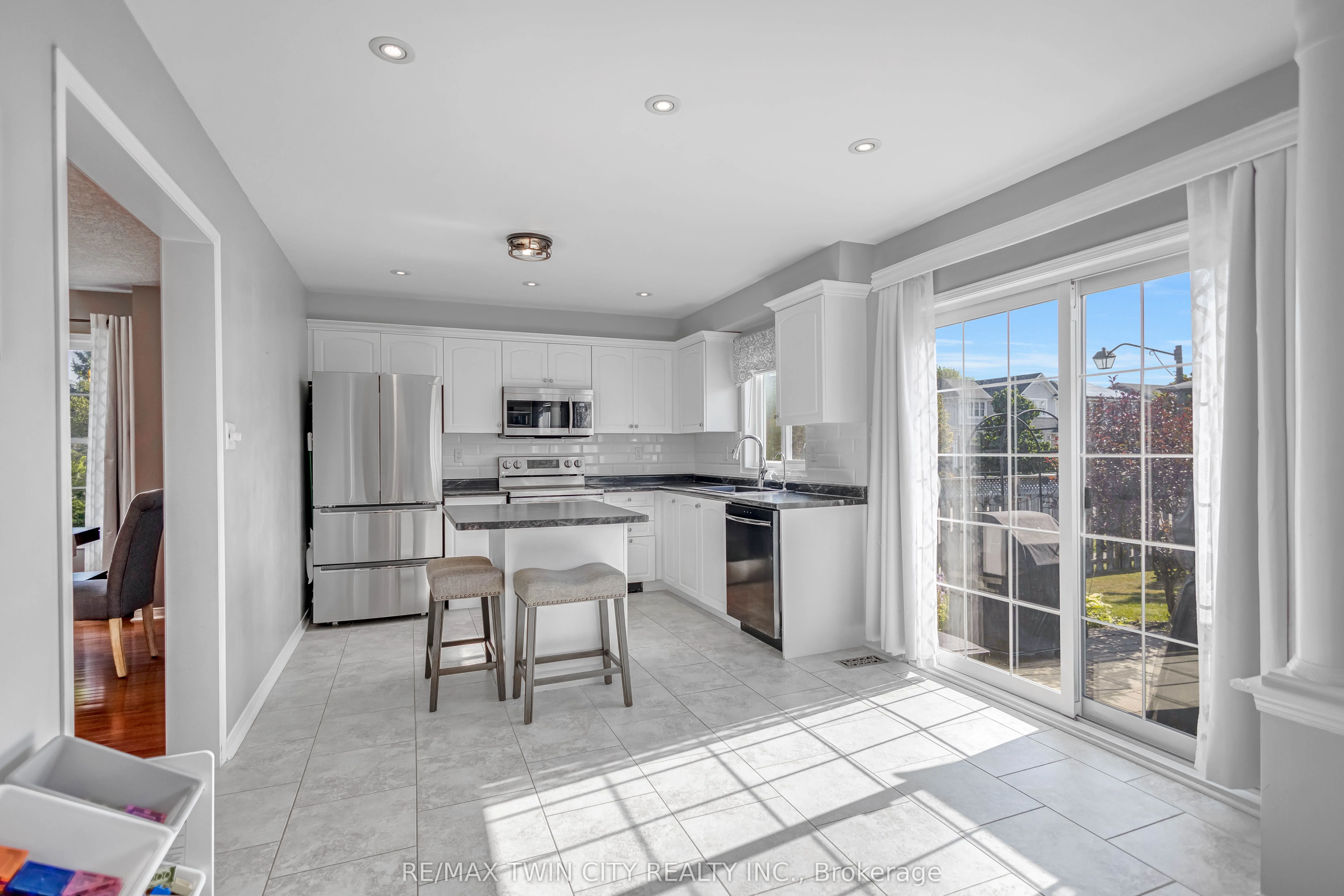 27 Shantz Street
