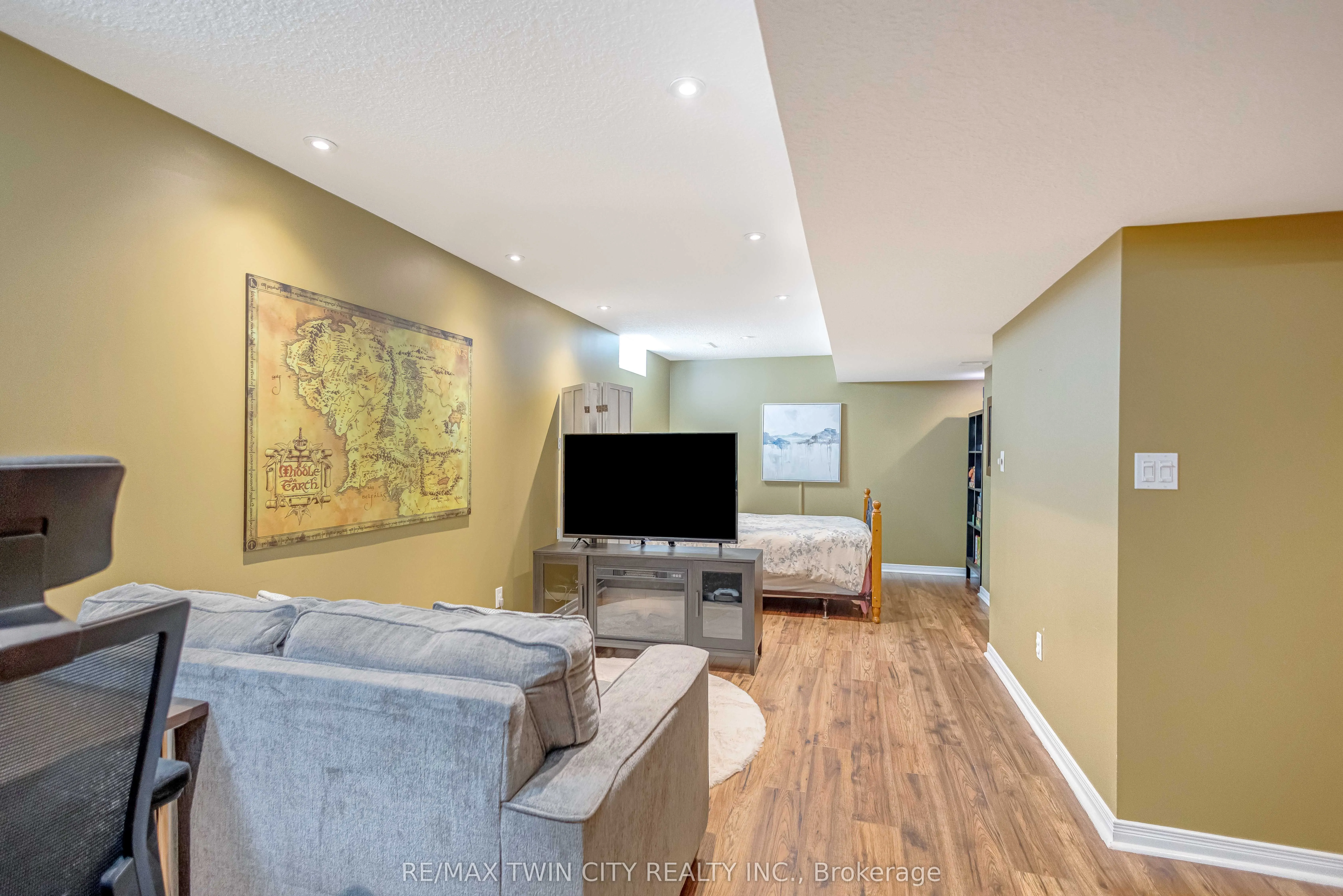 27 Shantz Street