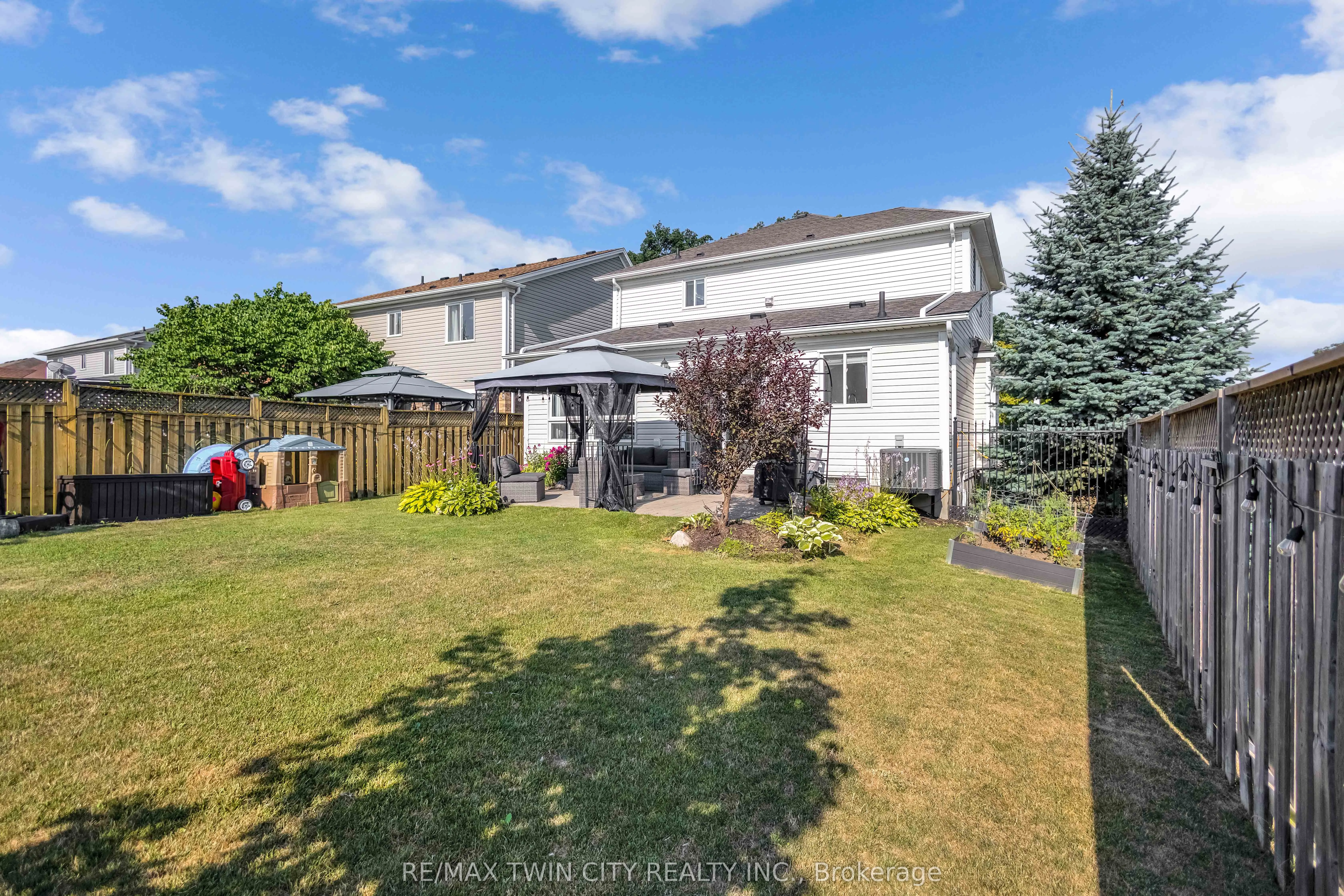 27 Shantz Street