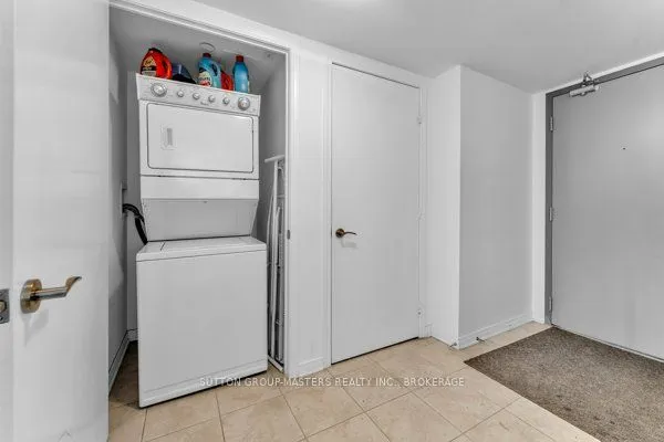 121 Queen Street, #506