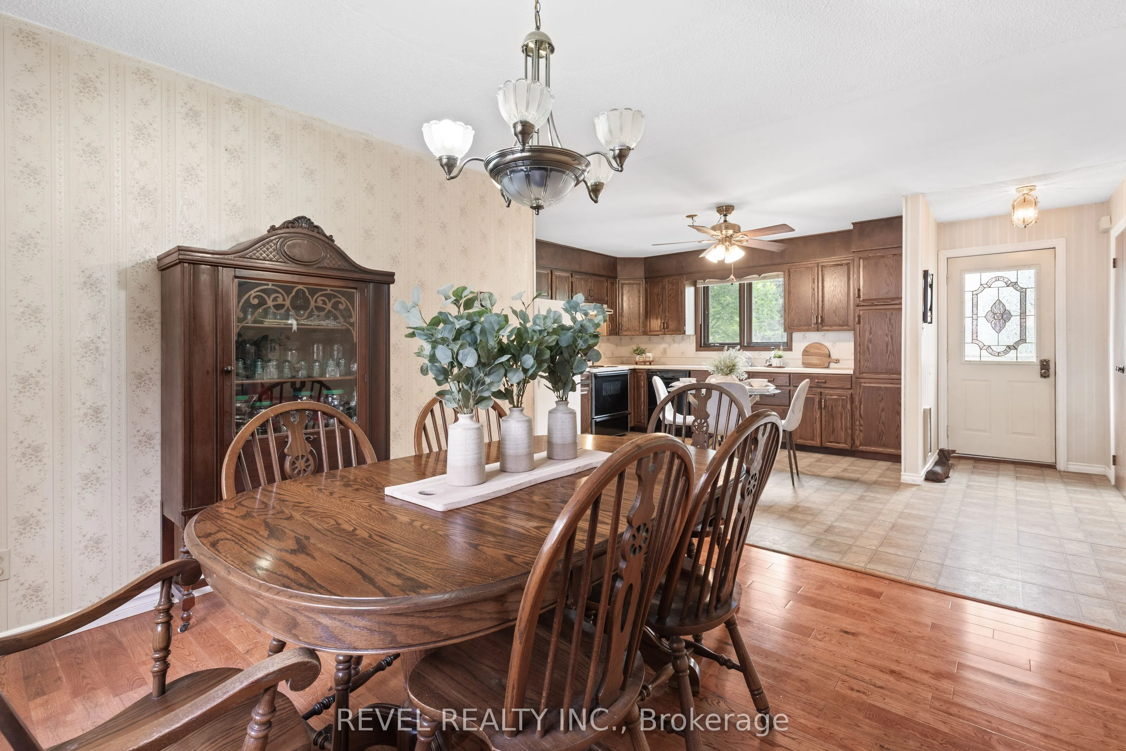 126 Pinewood Boulevard