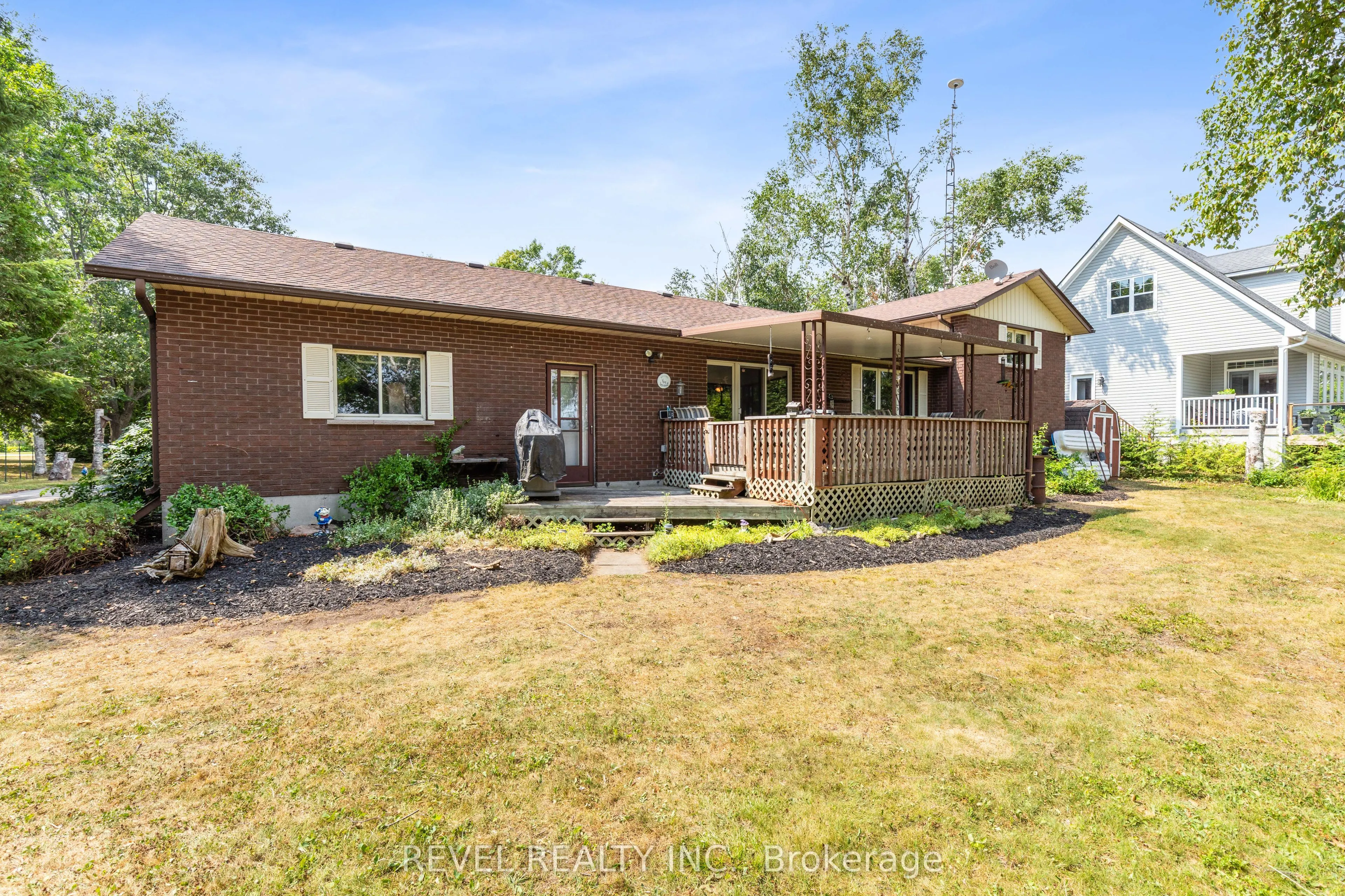 126 Pinewood Boulevard
