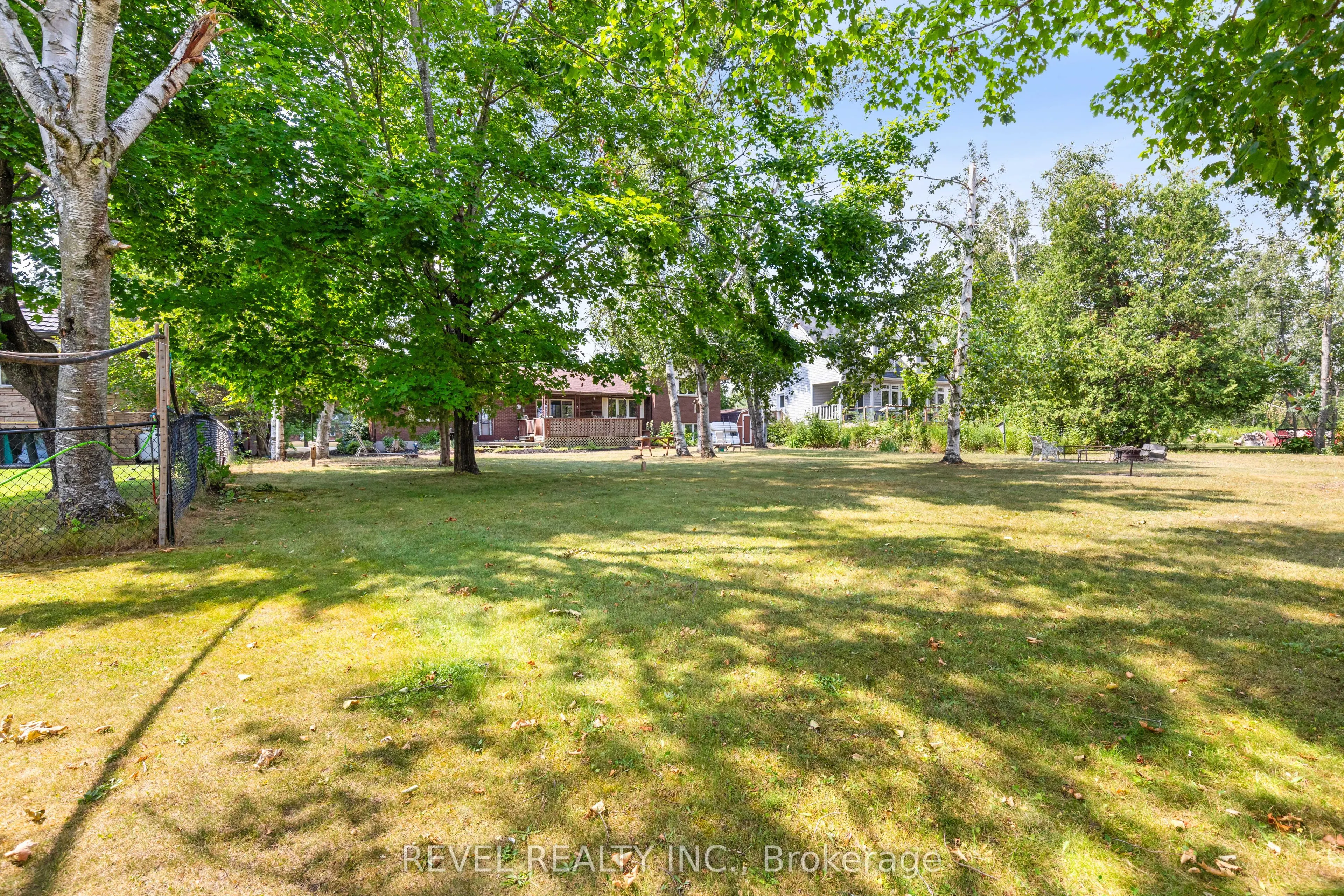 126 Pinewood Boulevard
