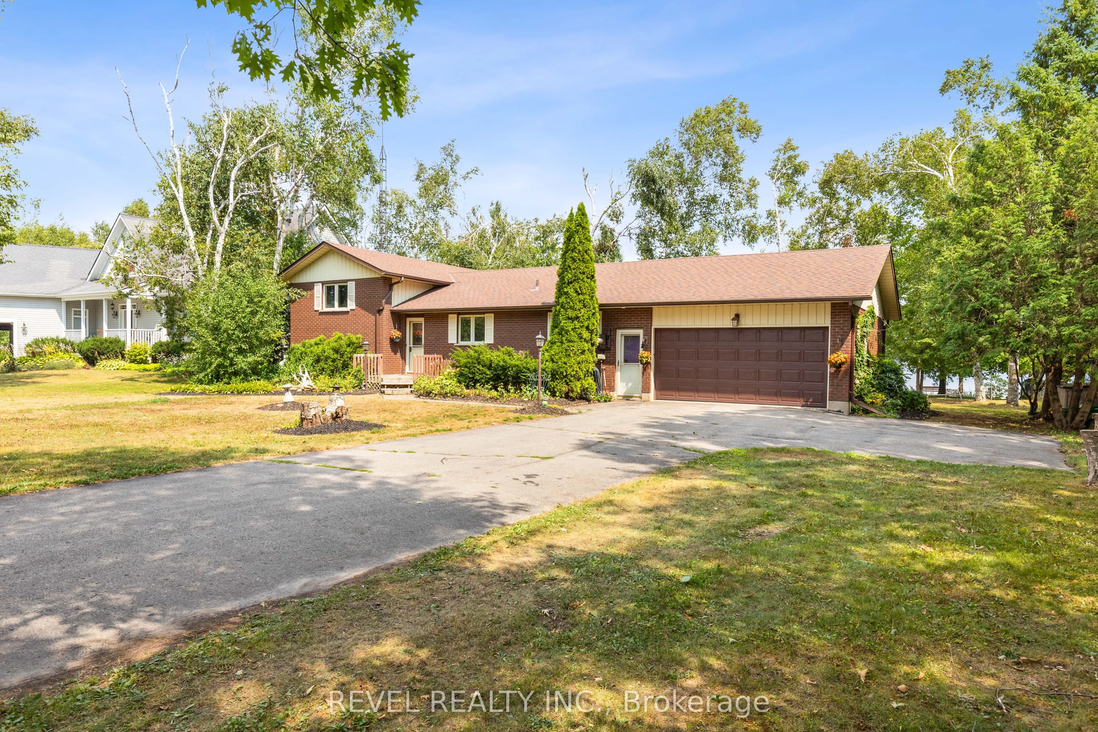 126 Pinewood Boulevard