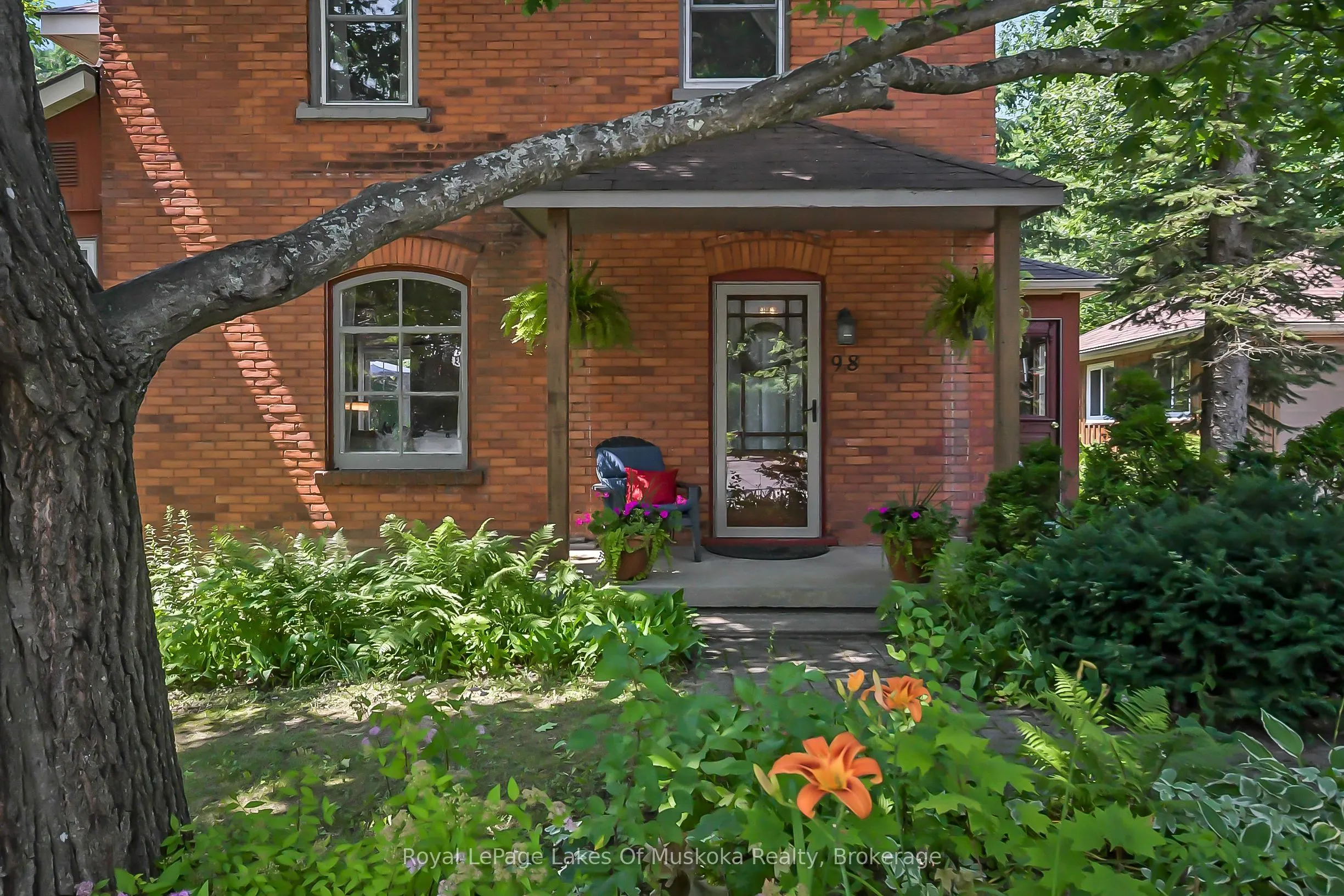98 Muskoka Road