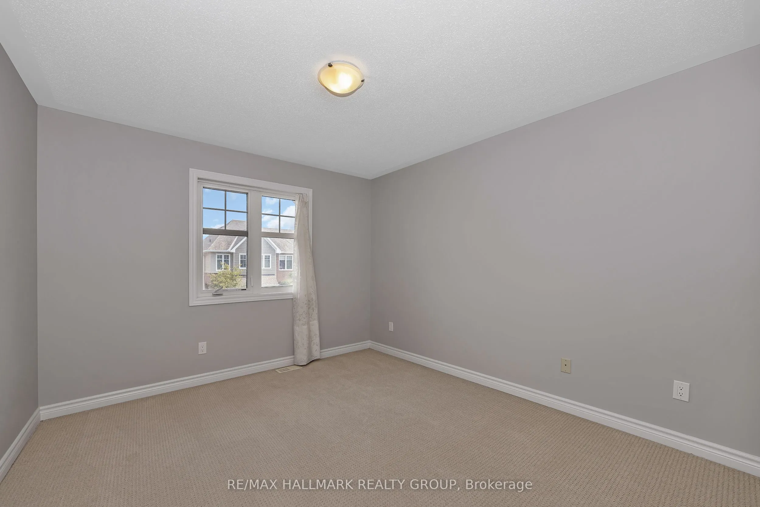 771 Hazelnut Crescent