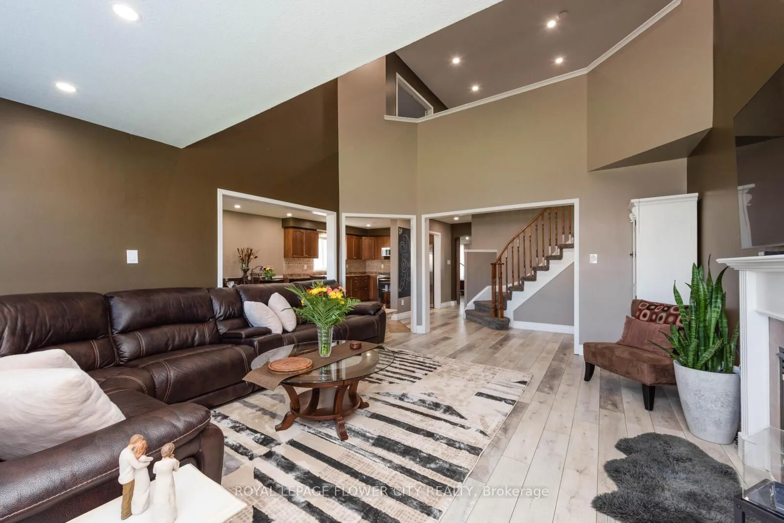 200 Hunter Way, #Main & Upper