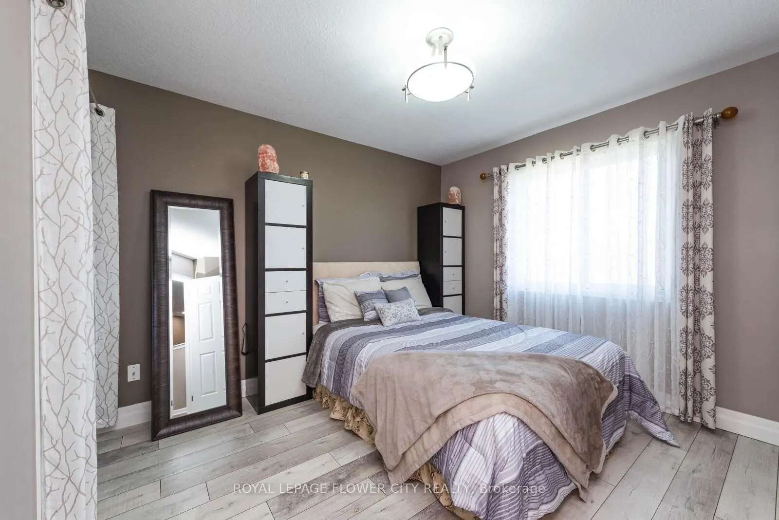 200 Hunter Way, #Main & Upper