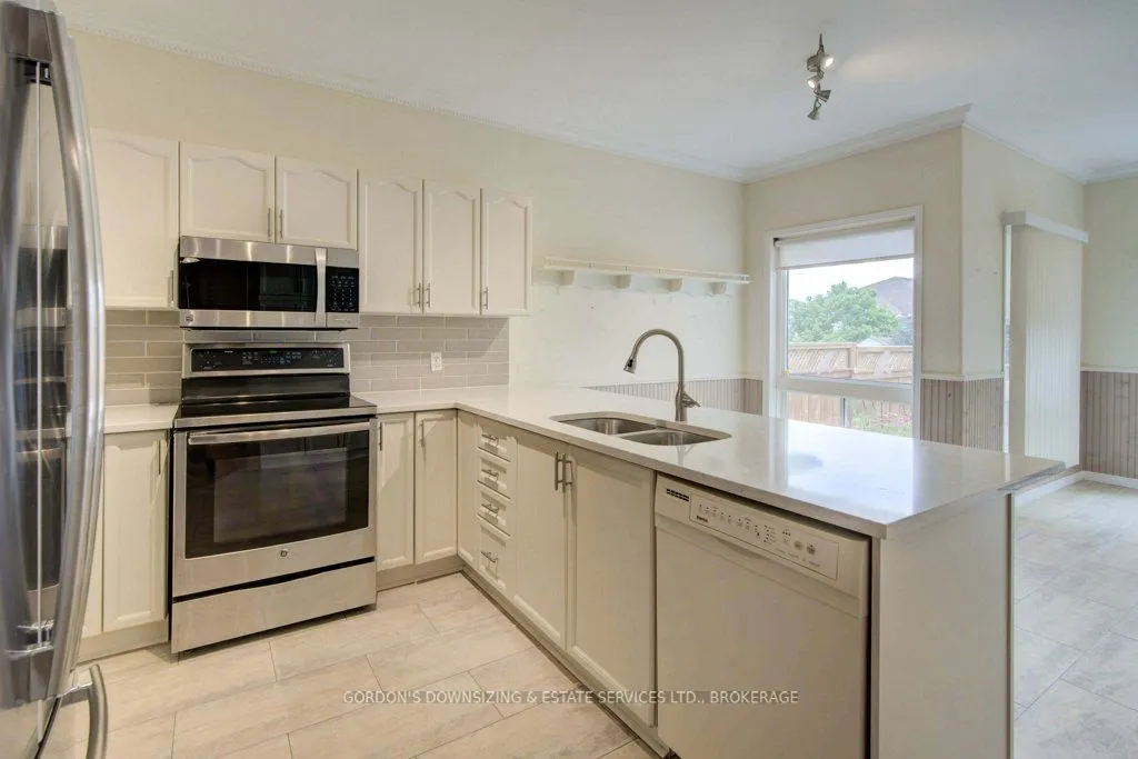 303 Cavendish Crescent