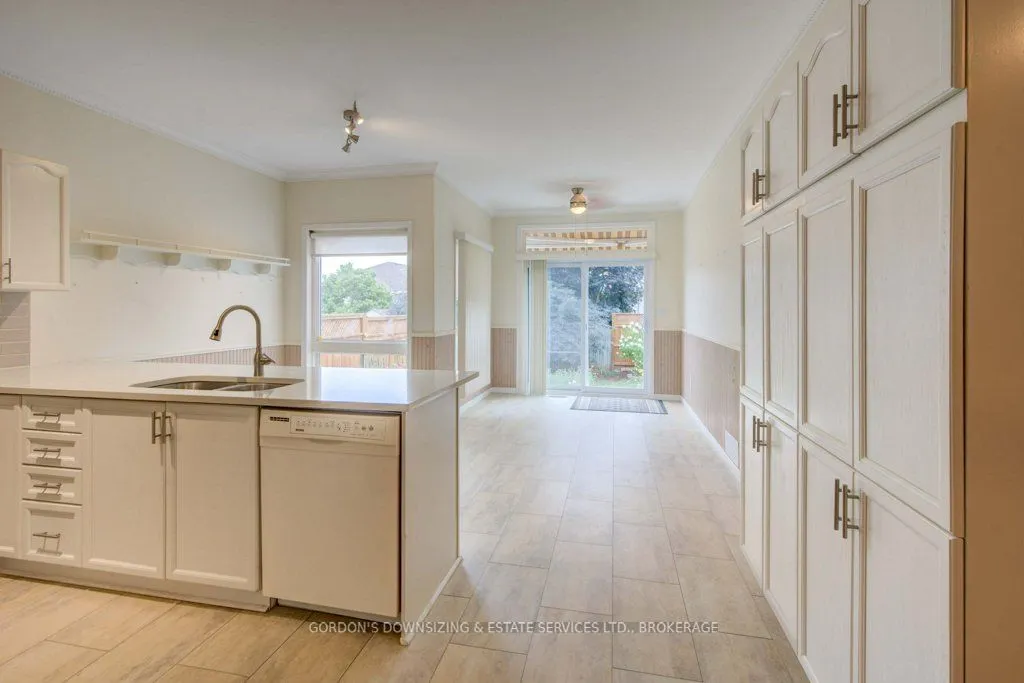 303 Cavendish Crescent