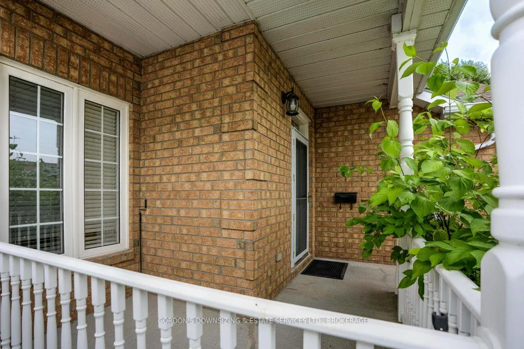 303 Cavendish Crescent