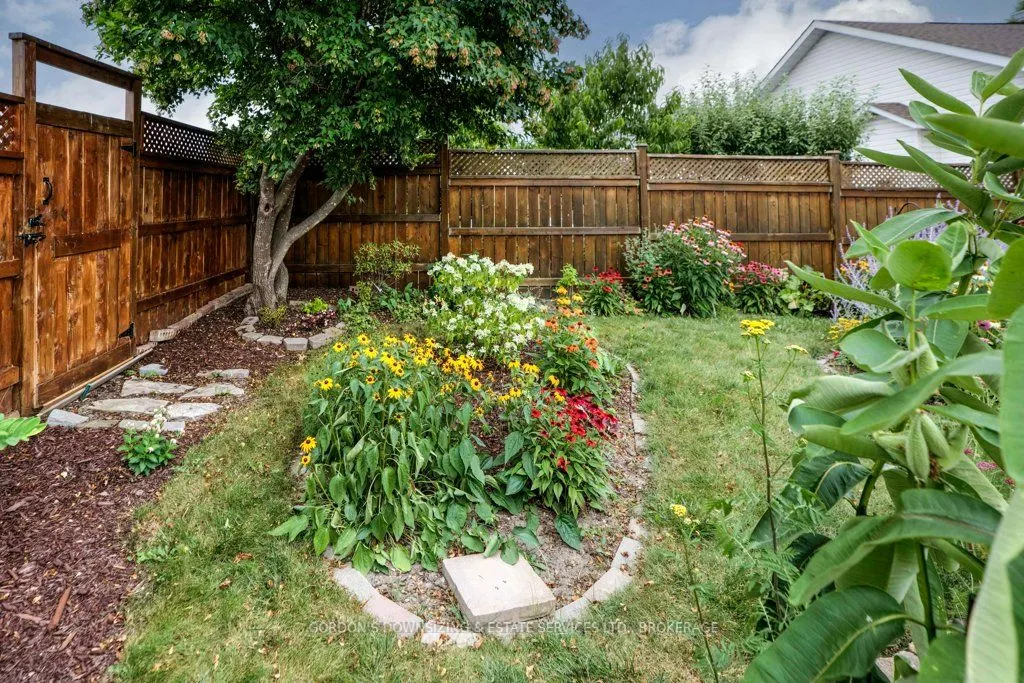 303 Cavendish Crescent