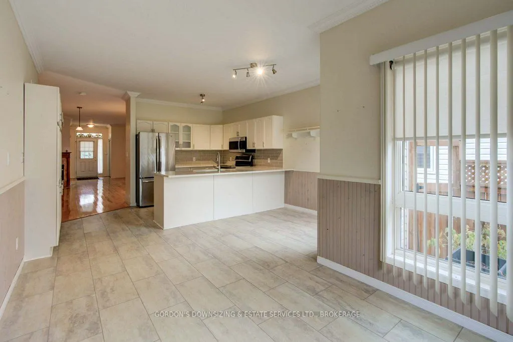303 Cavendish Crescent