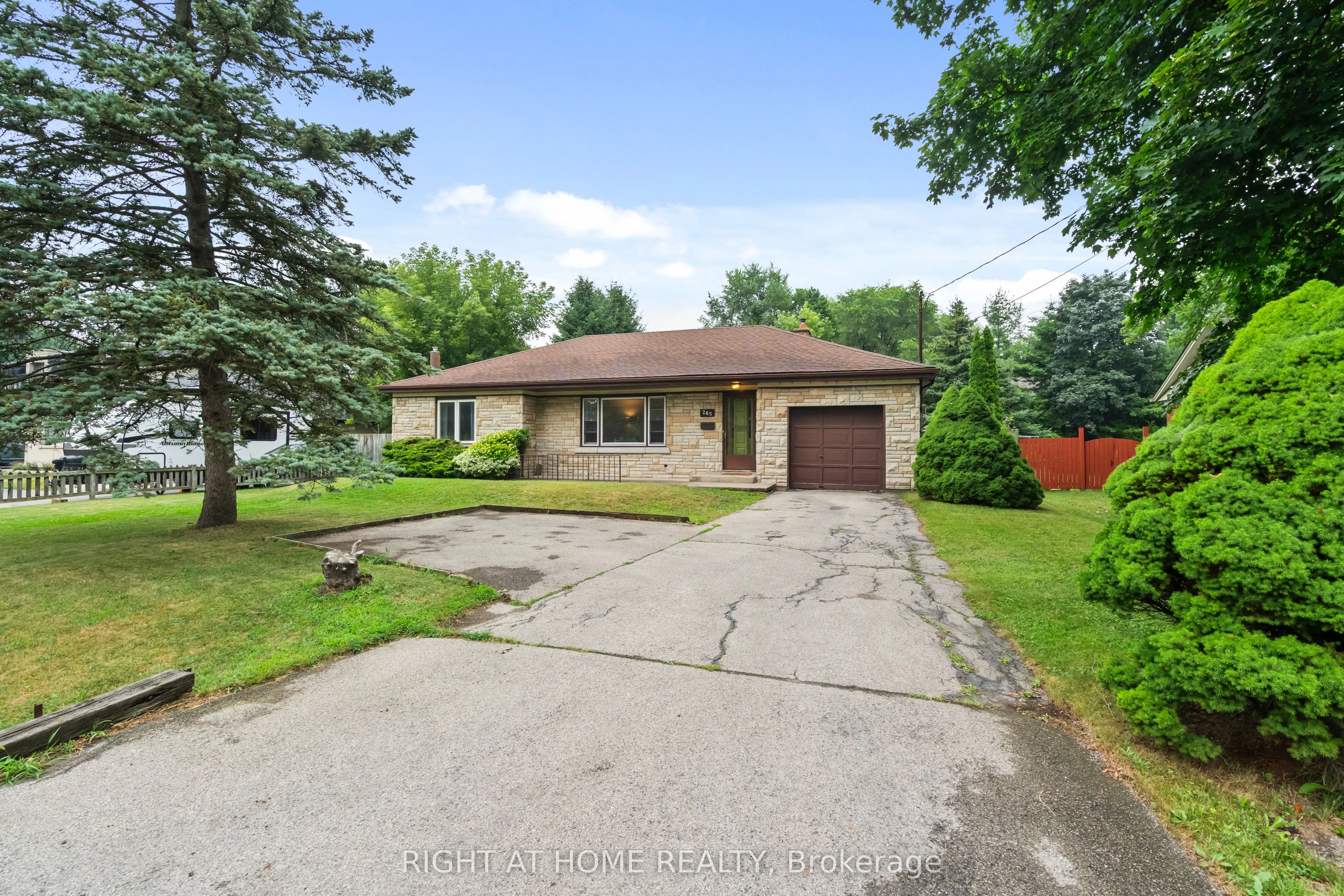 265 Fiddlers Green Road