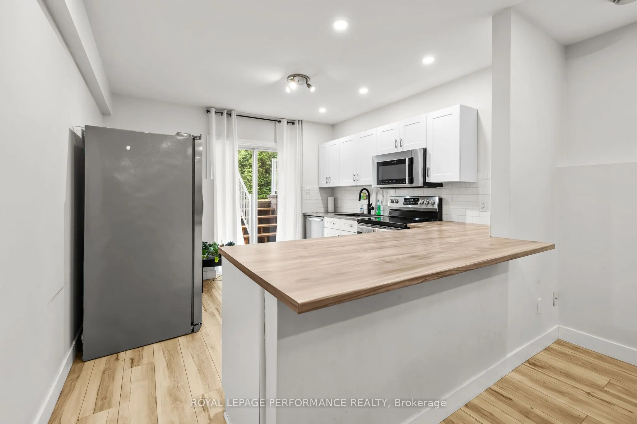 75 LAPOINTE Boulevard, #1C