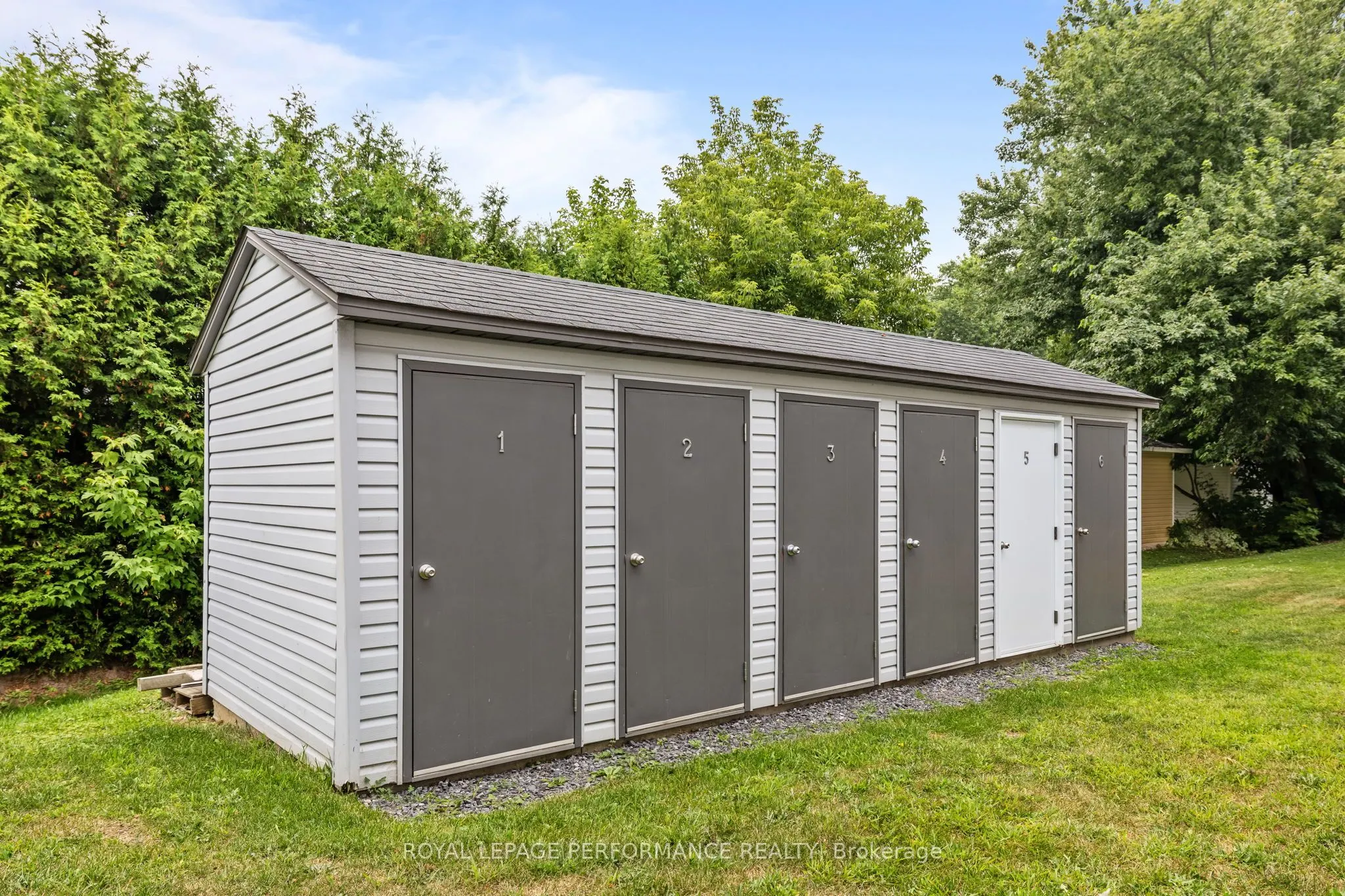 75 LAPOINTE Boulevard, #1C