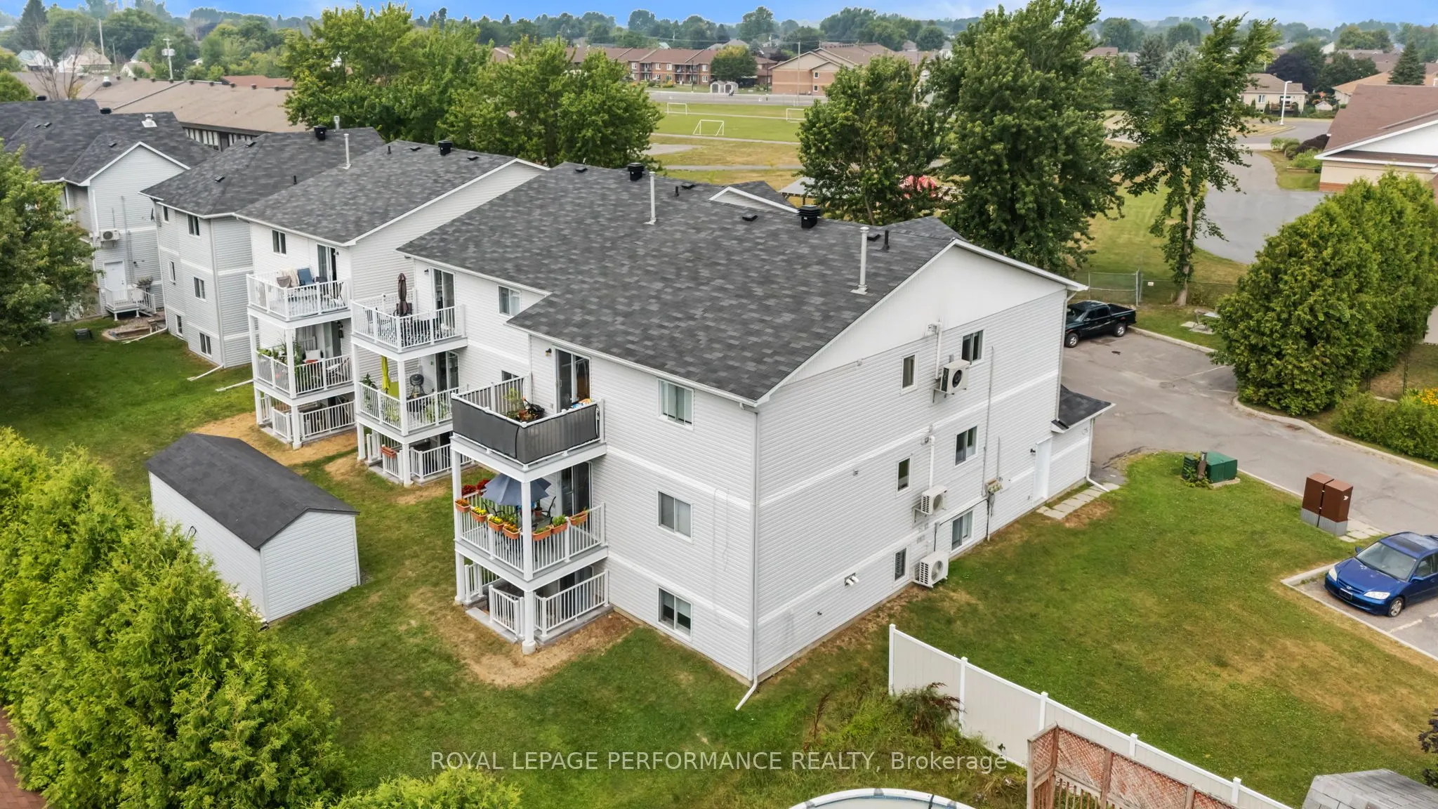 75 LAPOINTE Boulevard, #1C