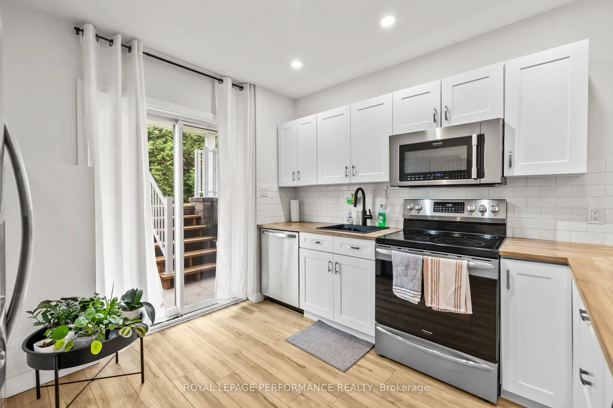 75 LAPOINTE Boulevard, #1C