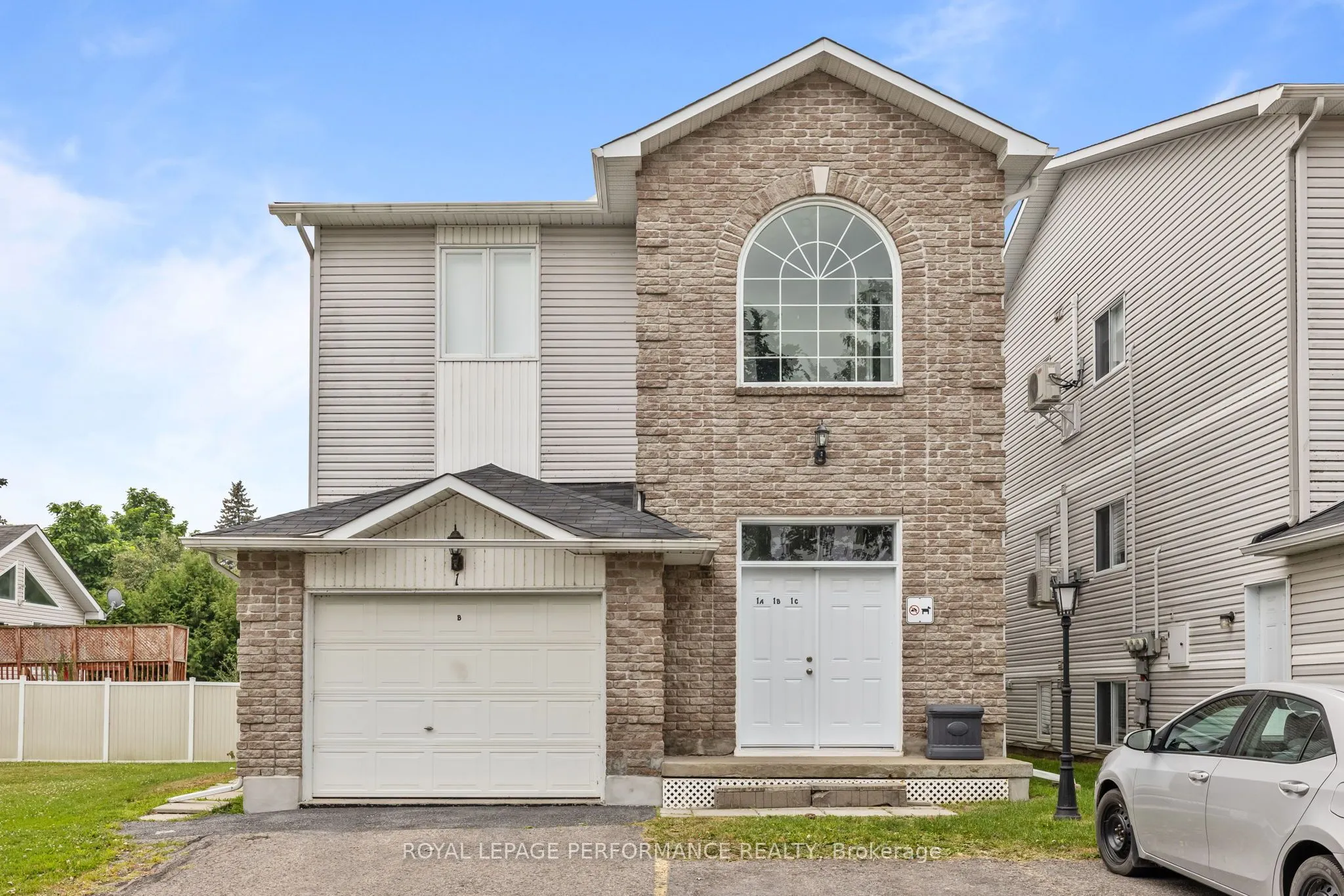 75 LAPOINTE Boulevard, #1C